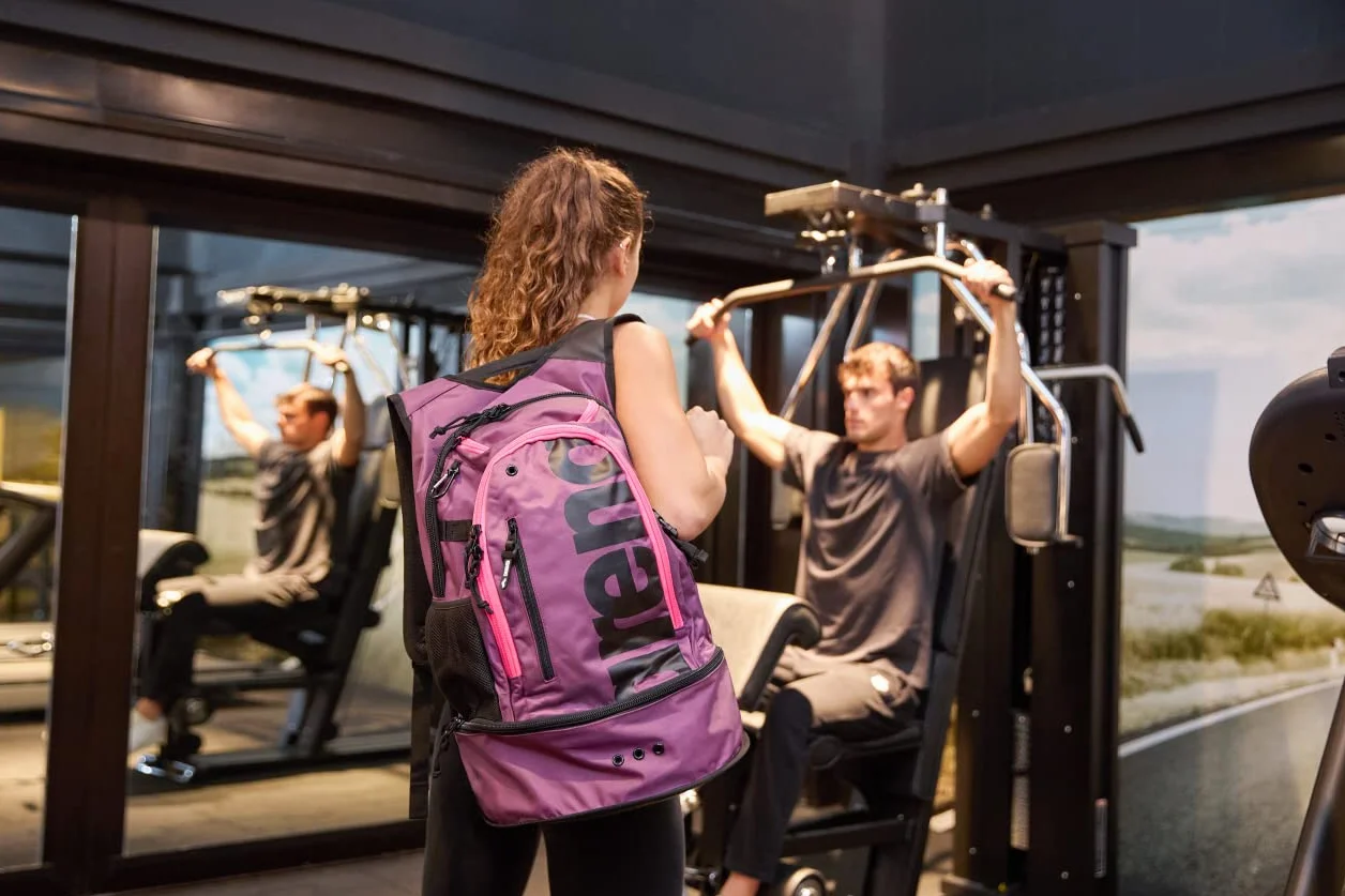 arena Fastpack 3.0 sportowy plecak na plażę, do studia fitness i sportu, torba podróżna z wodoodpornego materiału z wyściełanymi szelkami, kieszenią na buty i mokre ubrania, 40 litrów