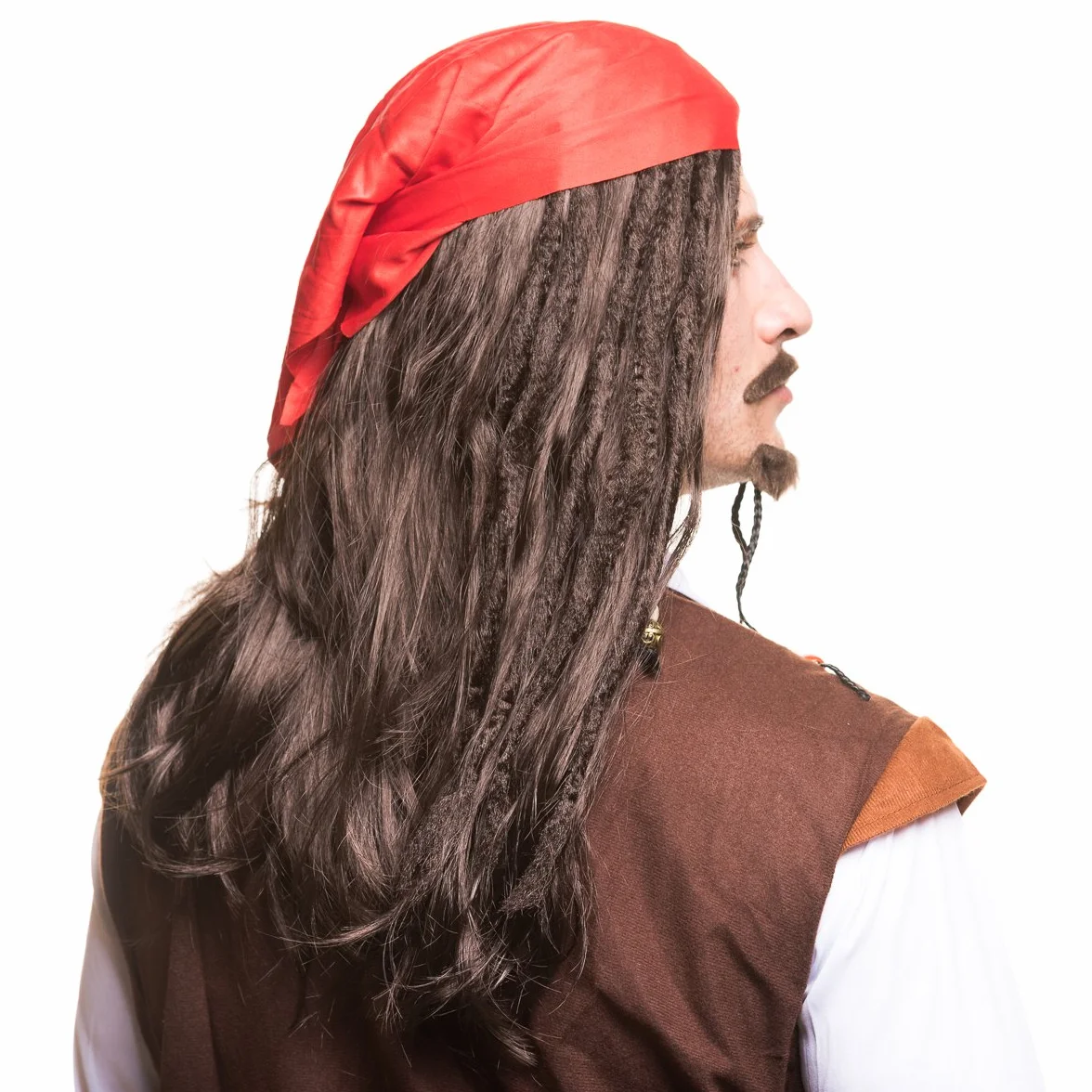 Piracka peruka z perami i czerwon chustk dla idealnego kostiumu pirata na przebieranki i karnawa.