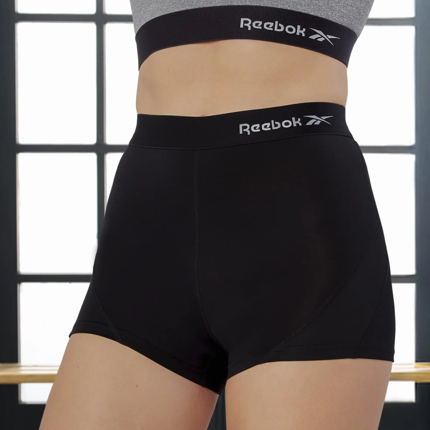 Reebok Shorty Kobiety Joyner