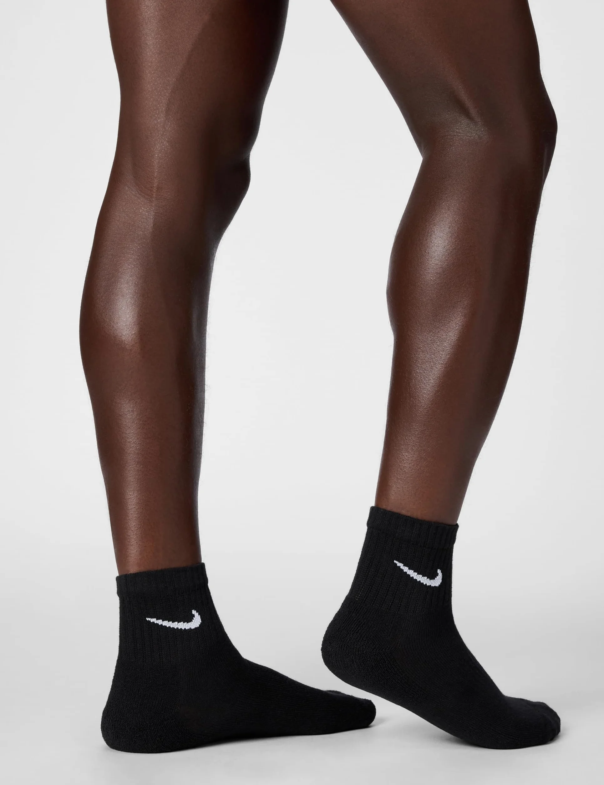Nike SX7669-010 Codzienne skarpety z amortyzacją męskie czarne/białe rozmiar M