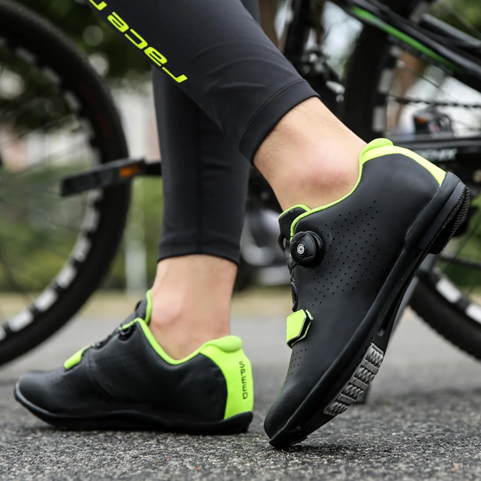 LZQpearl Trampki Rowerowe, Górskie Trampki Rowerowe I Szosowe Z Gumową Podesztywą Buty Rowerowe Bez Blokady System Sznurowania Szybkie Obrót Black, 43