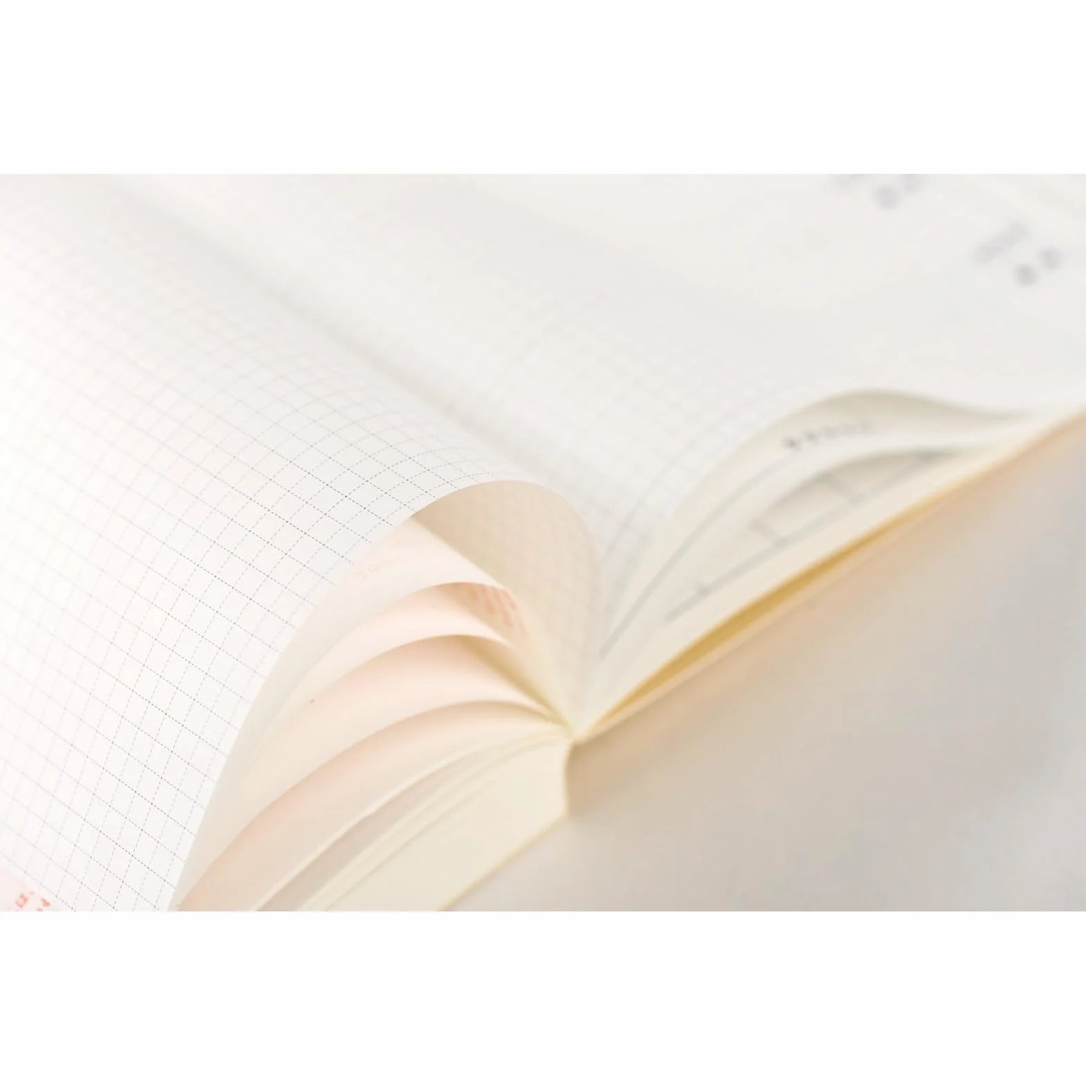 Hobonichi Techo 2026 Cousin Book A5, japoński, dzienny, kwietniowy, początek poniedziałkowy, planer