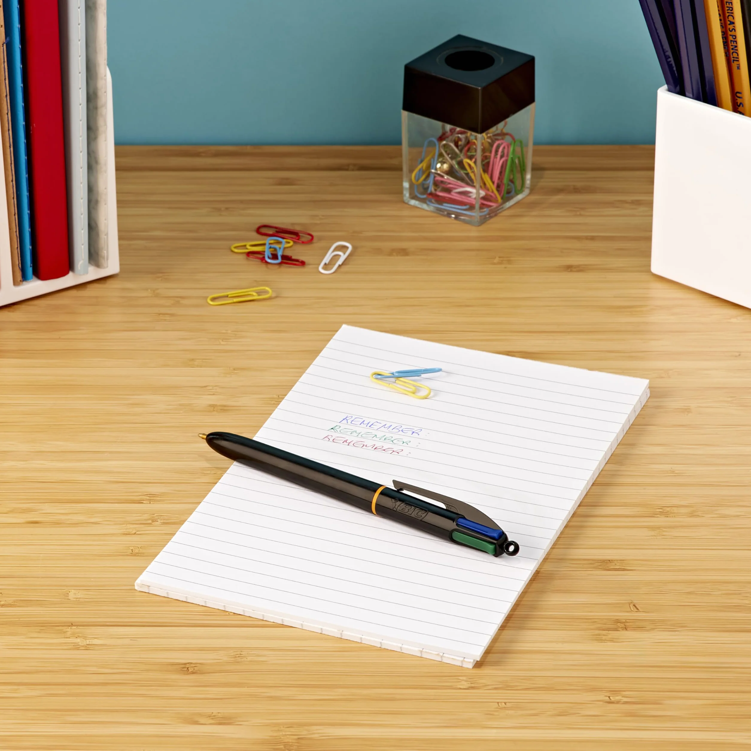 BIC 4 Colours PRO Długopis mix AST Blister 1szt