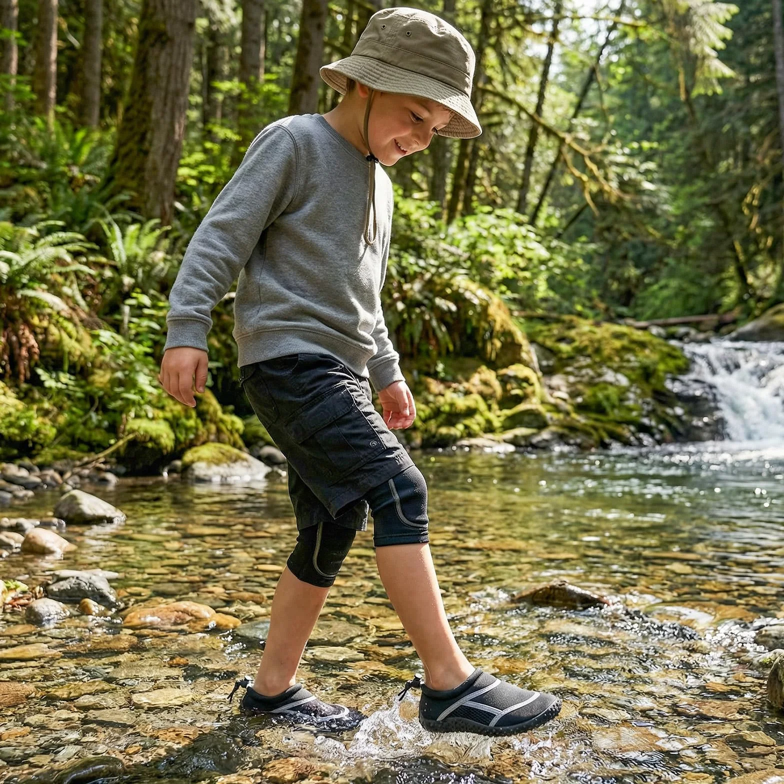 HKR Dziecięce buty do wody dla chłopców i dziewcząt, szybkoschnące, skarpety do pianki na plażę, do pływania i basenu, 10 UK Child