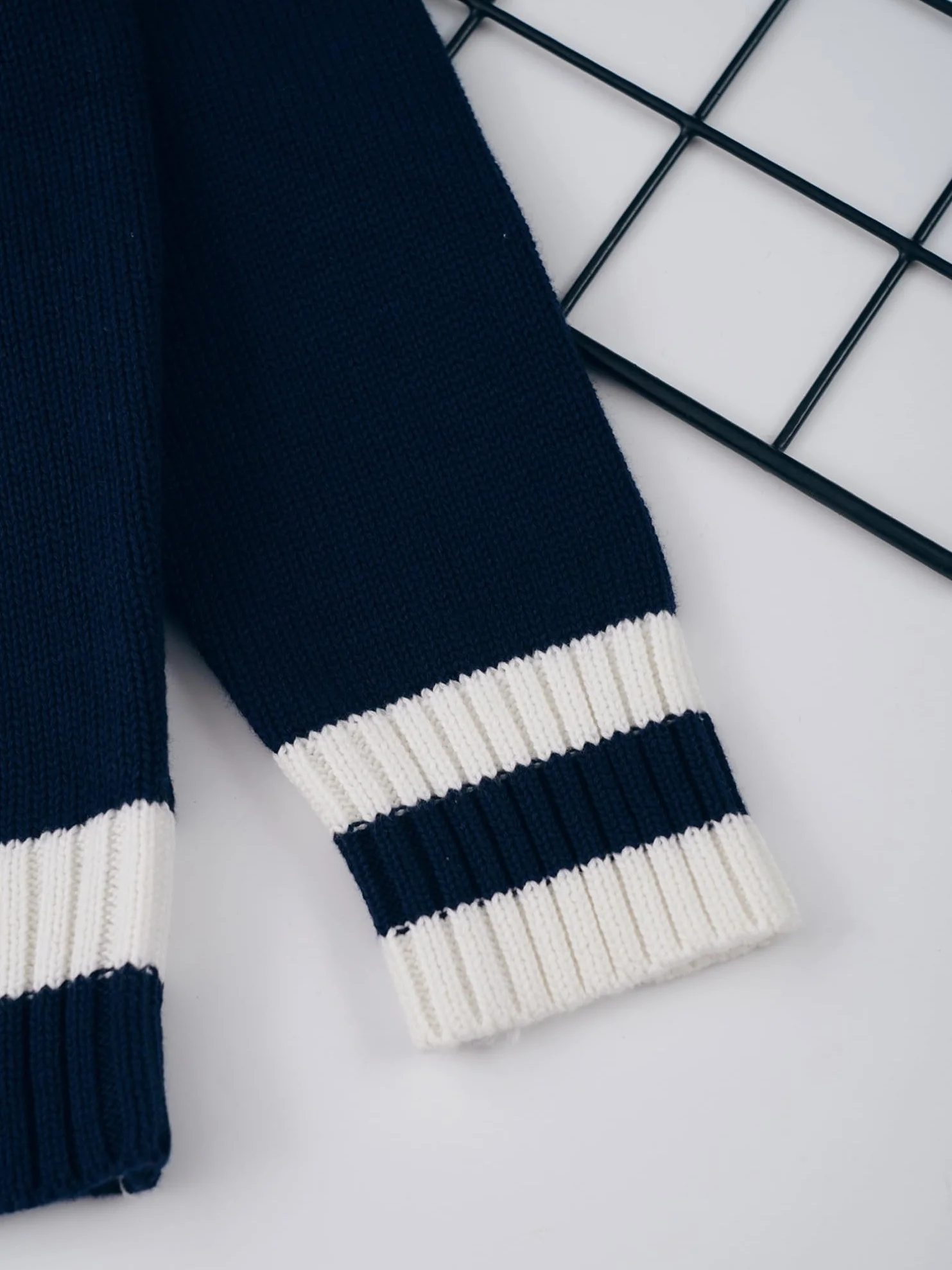 Agoky Chłopięcy sweter z długim rękawem w paski, delikatny krój, ciepły top, na jesień i zimę, mundurki szkolne JK