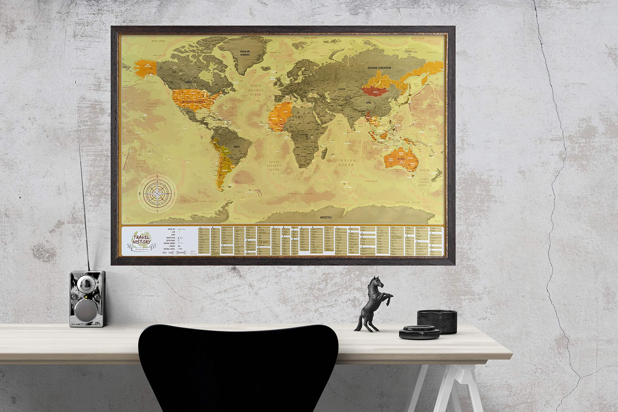 Mapa Świata do Zdrapywania z Flagami, Wielokolorowa Mapa Podróży 84 x 57 cm - Wspaniały Prezent Urodzinowy dla Przyjaciół, Karta Wyprodukowana w Europie.