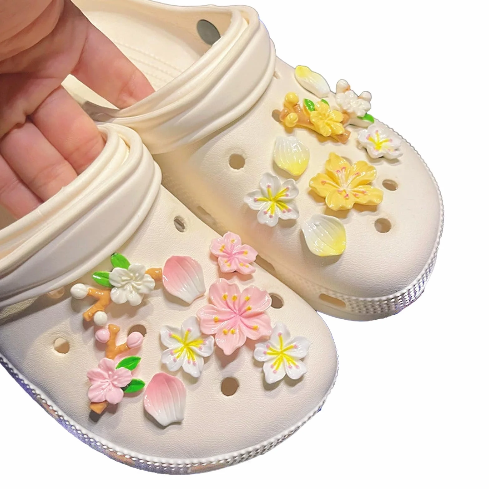 16 sztuk przypinek do butów, przypinki Crocs w kształcie kwiatów, słodkie przypinki do butów, przypinka w kształcie kwiatu brzoskwini, dodatek do butów Sakura, DIY dekoracja do butów w stylu kreskówek