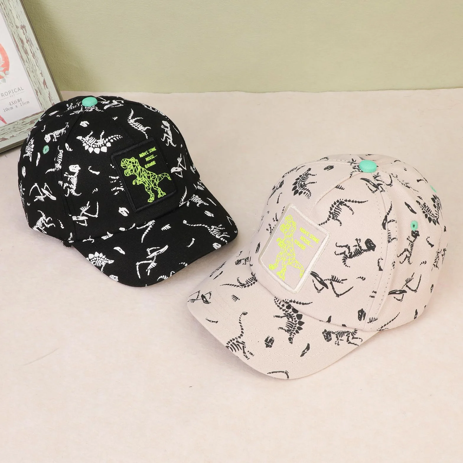QKURT Chłopięca czapka z daszkiem, letnia czapka przeciwsłoneczna, ochrona przed promieniowaniem UV, czapka sportowa, regulowana czapka typu trucker z wzorem dinozaura dla dzieci w wieku 3-8 lat