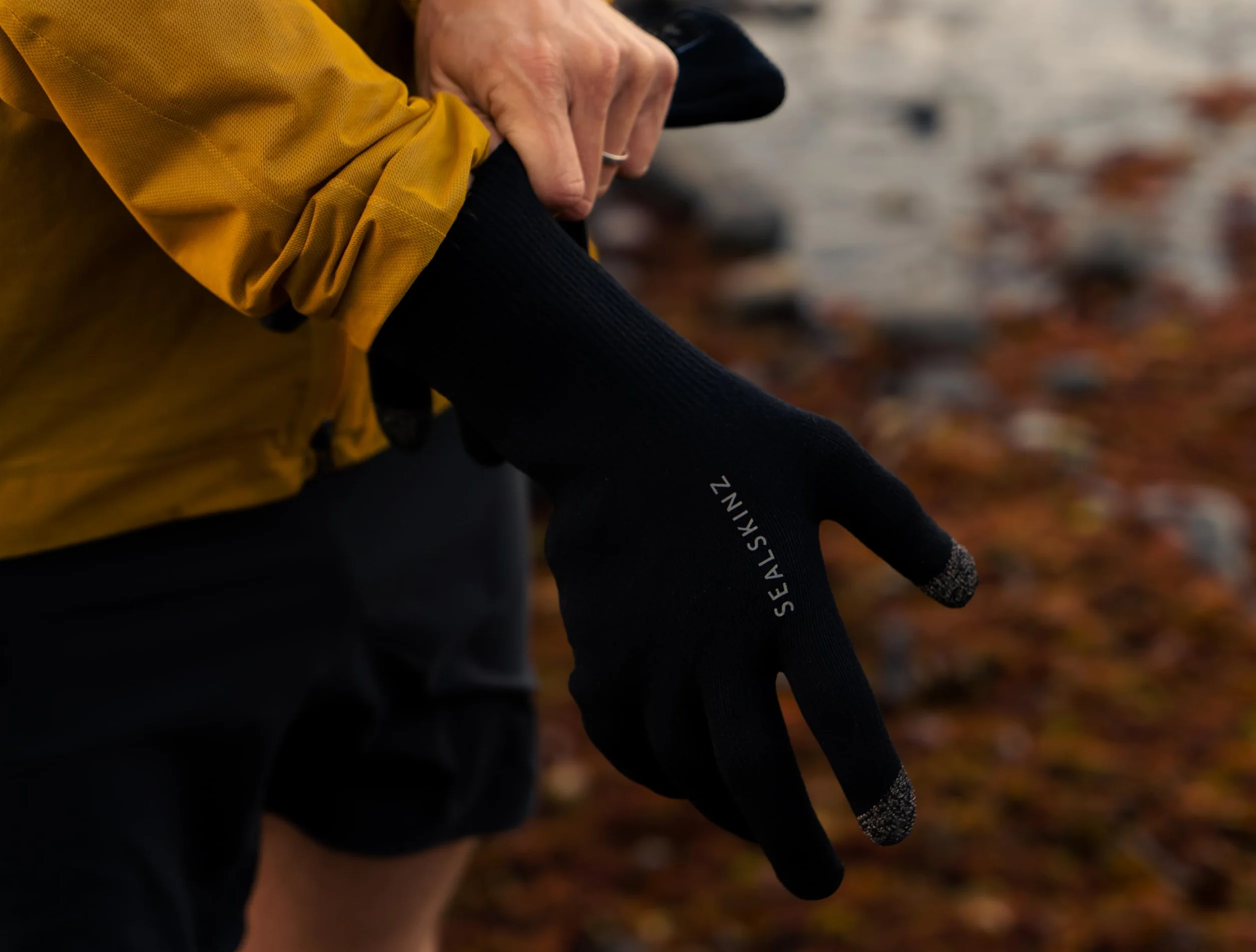 SEALSKINZ Unisex Wodoodporne rękawice dzianinowe Ultra Grip na każdą pogodę