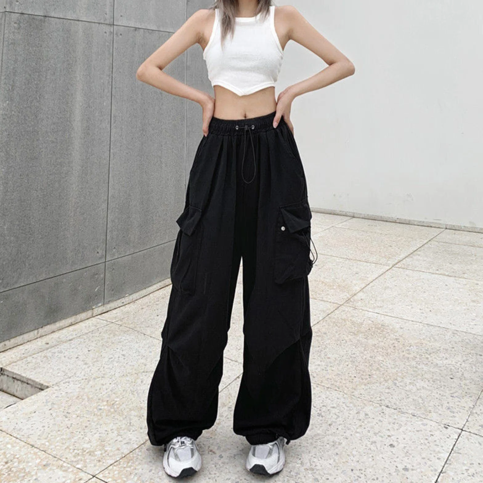 Czarne spodnie damskie luźne spodnie cargo streetwear joggery spodnie dresowe sznurek na co dzień luźne szerokie nogawki