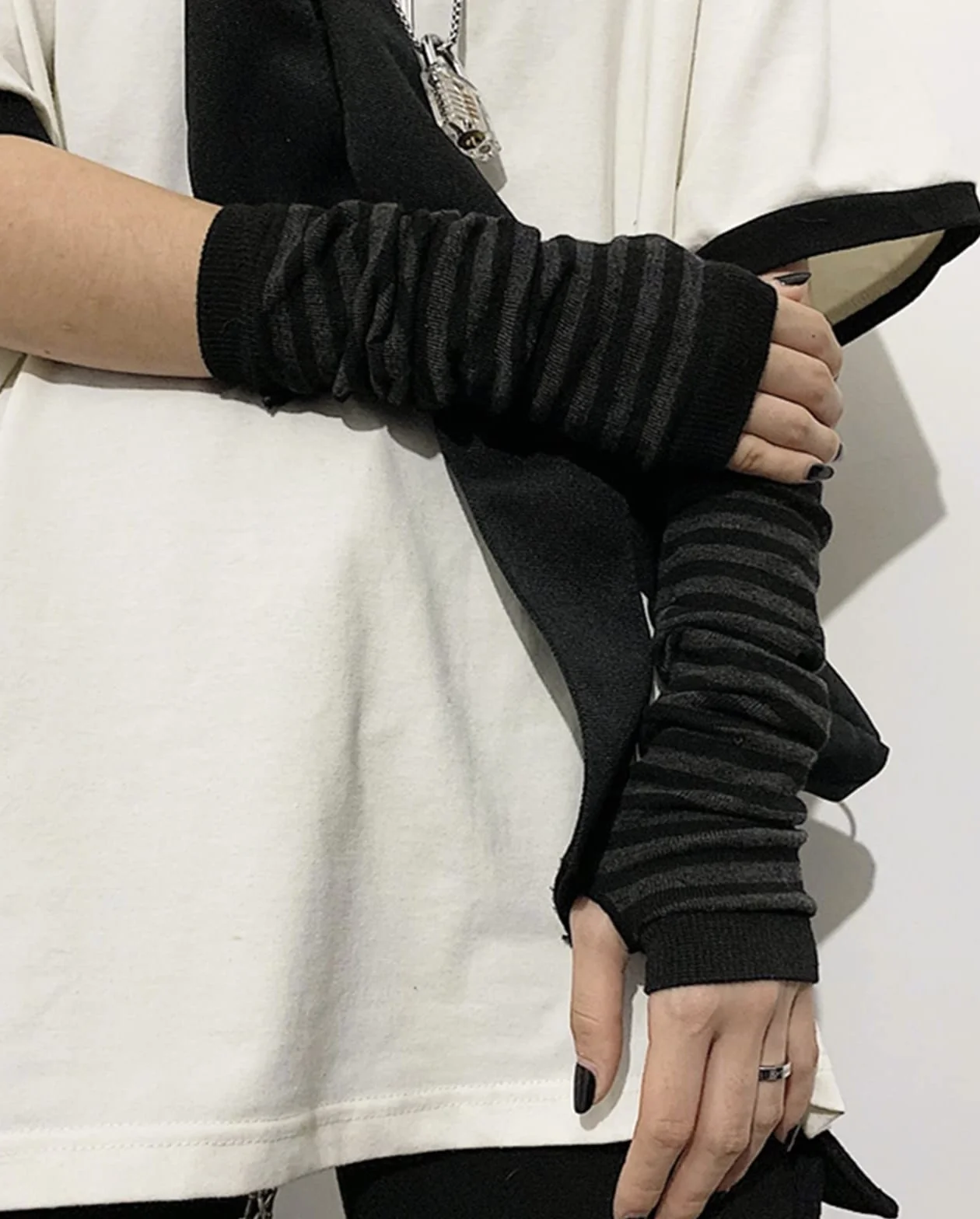 URAWESO Gotyckie ocieplacze na ramiona Emo Punk Y2k rękawy bez palców rękawiczki cosplay kostium