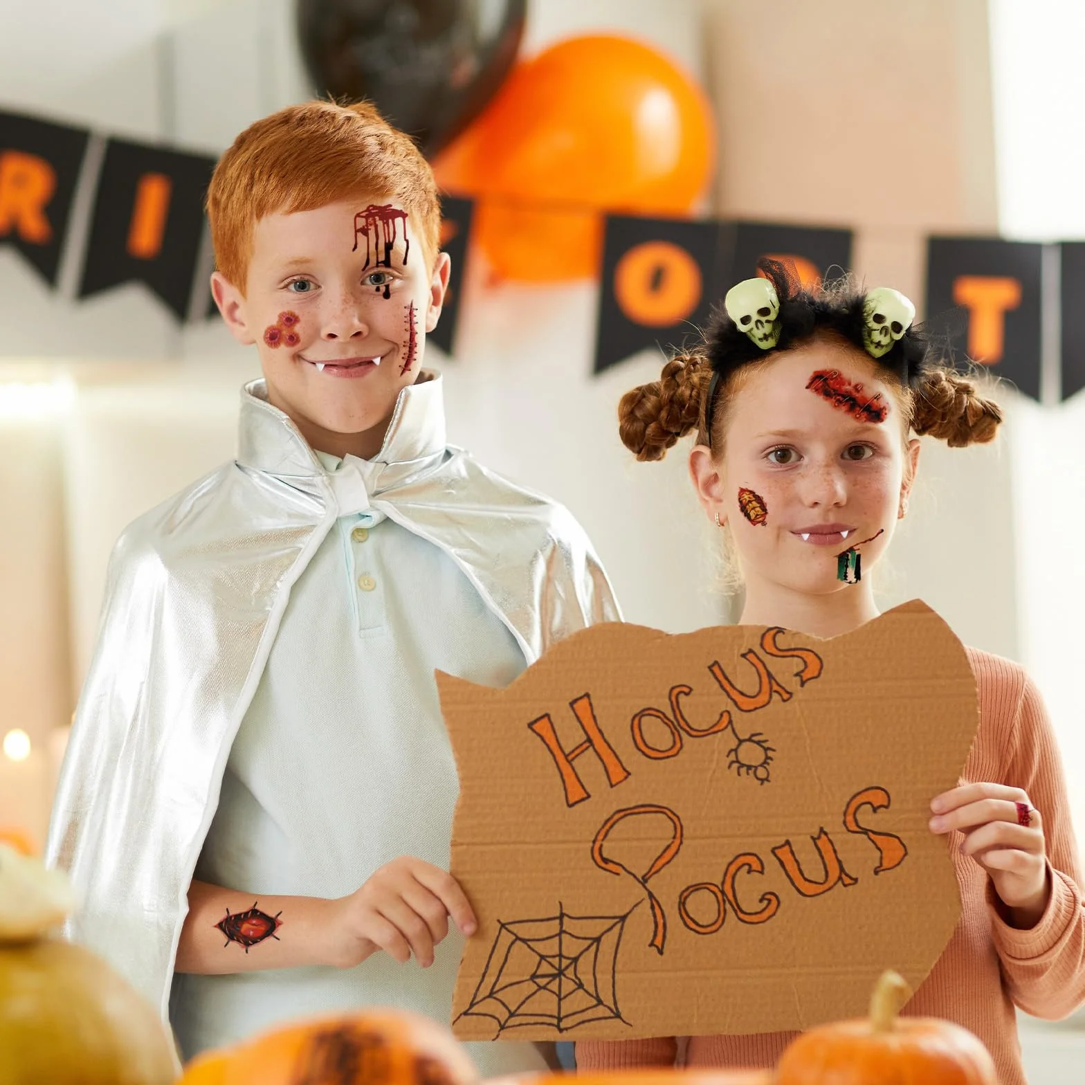 GWAWG 13-częściowy zestaw zębów wampira, na Halloween, karnawał, imprezę, kostium horroru na maskaradę, rekwizyty cosplay, 5 arkuszy tatuaży na Halloween, 4 pary kłów, 2 tubki kleju do zębów w