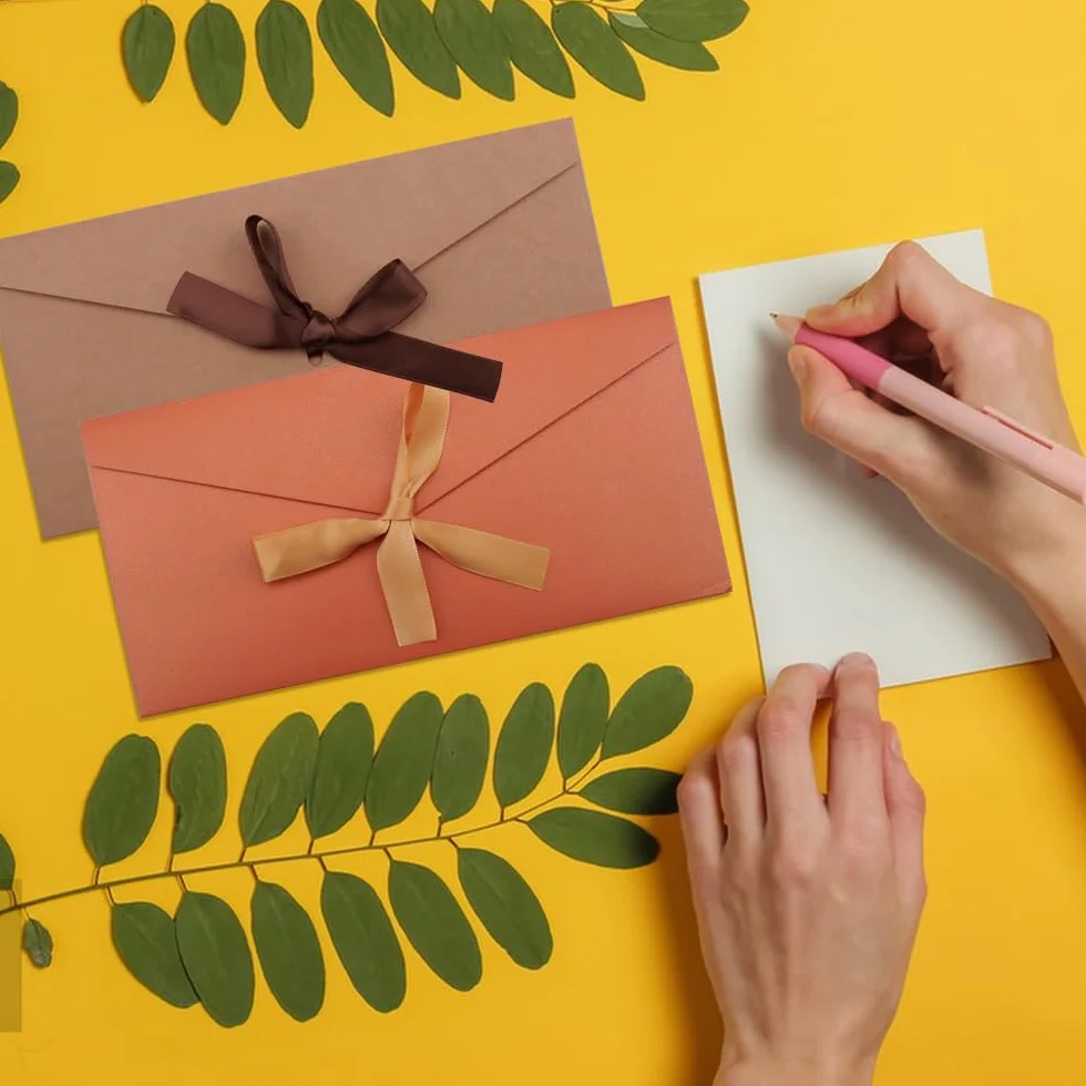 15 sztuk kolorowych kopert w stylu retro z papieru kraft, kolorowe koperty z wstążkami 22 x 11 cm, koperty idealne na karty podarunkowe, bony świąteczne, kartki świąteczne, bilety koncertowe