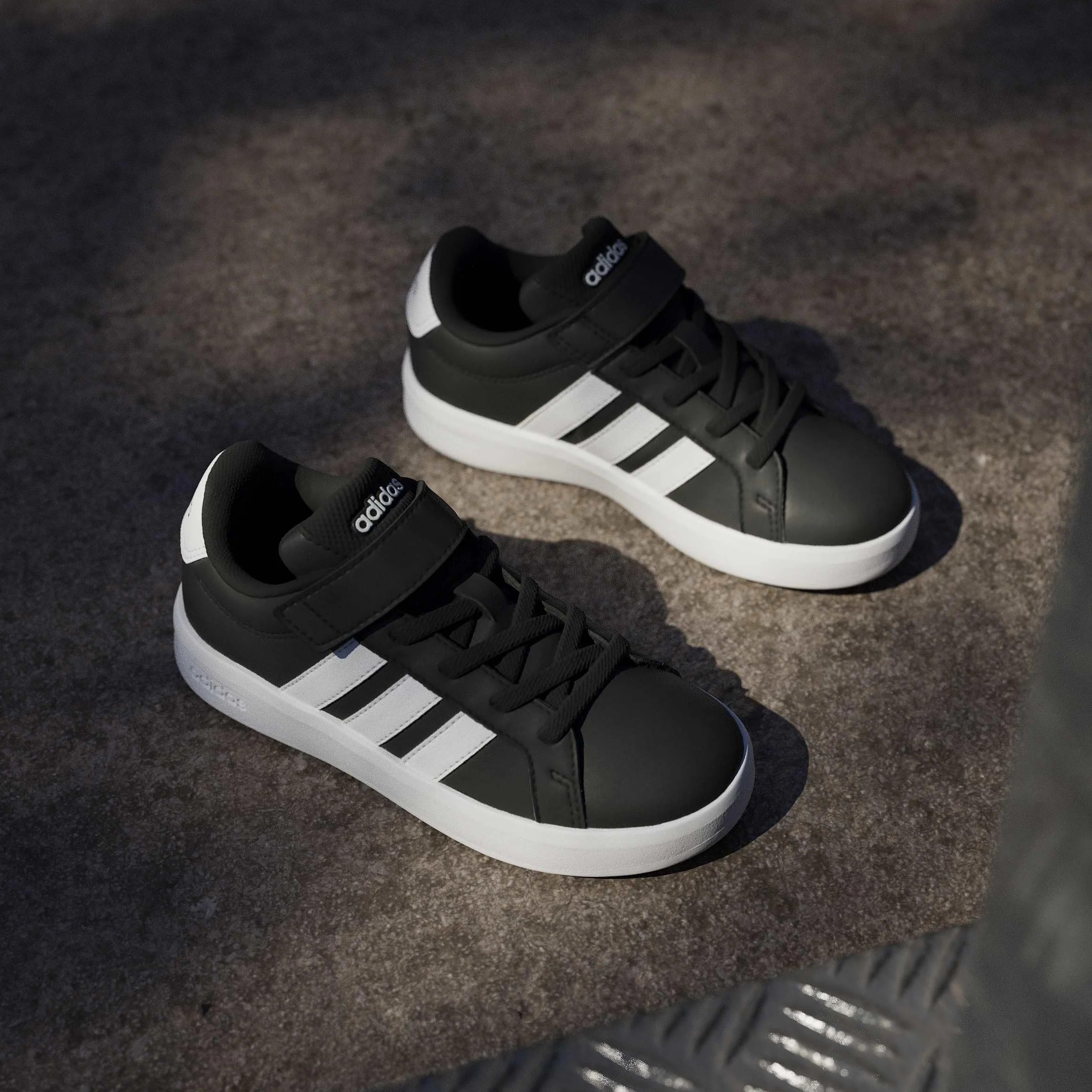 adidas Uniseks - dzieci Grand Court 3.0 Children Shoes, Core Black/Ftwr White/Ftwr White, 28.5 EU