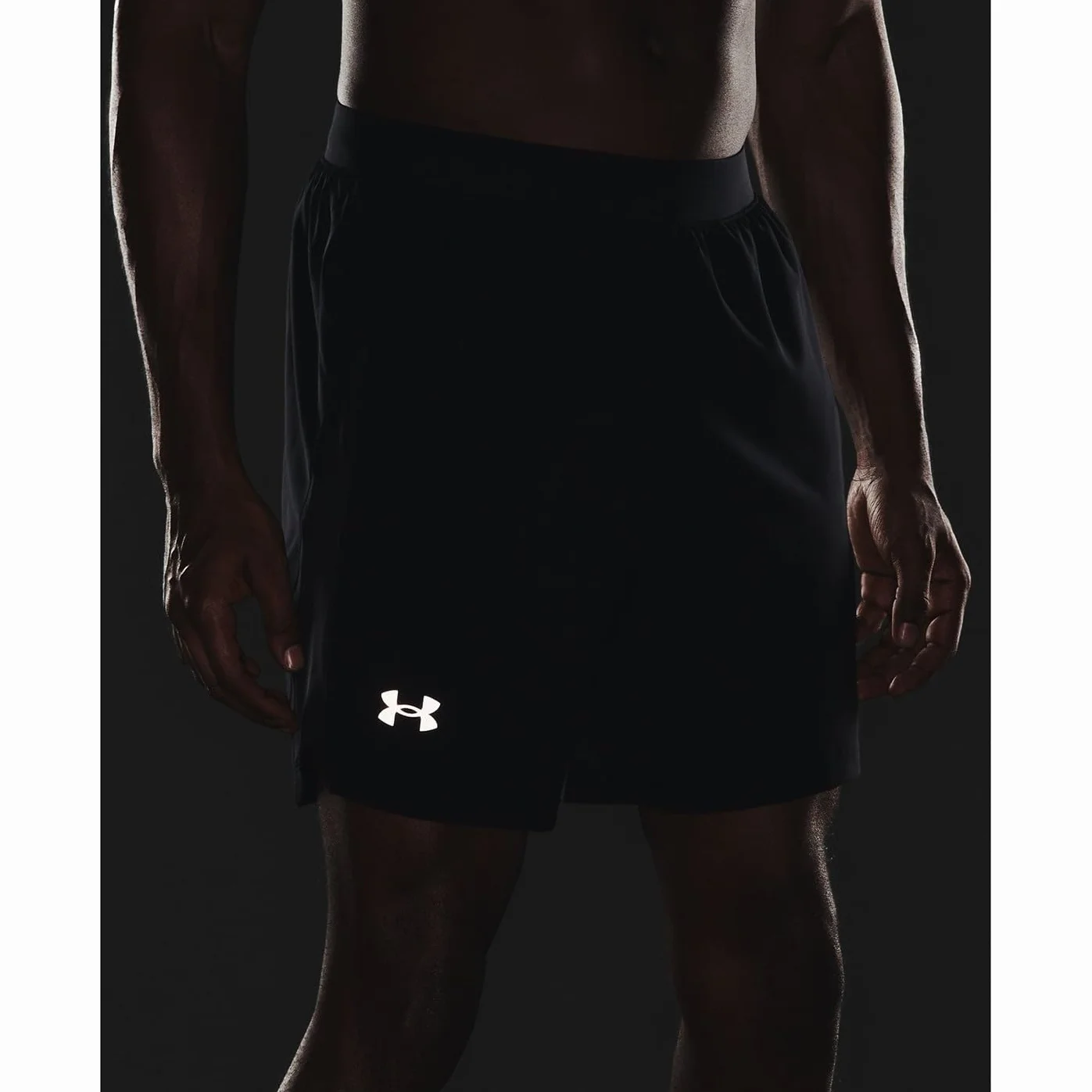 Under Armour Launch 7'' Krótki - Zrelaksowany Mężczyźni