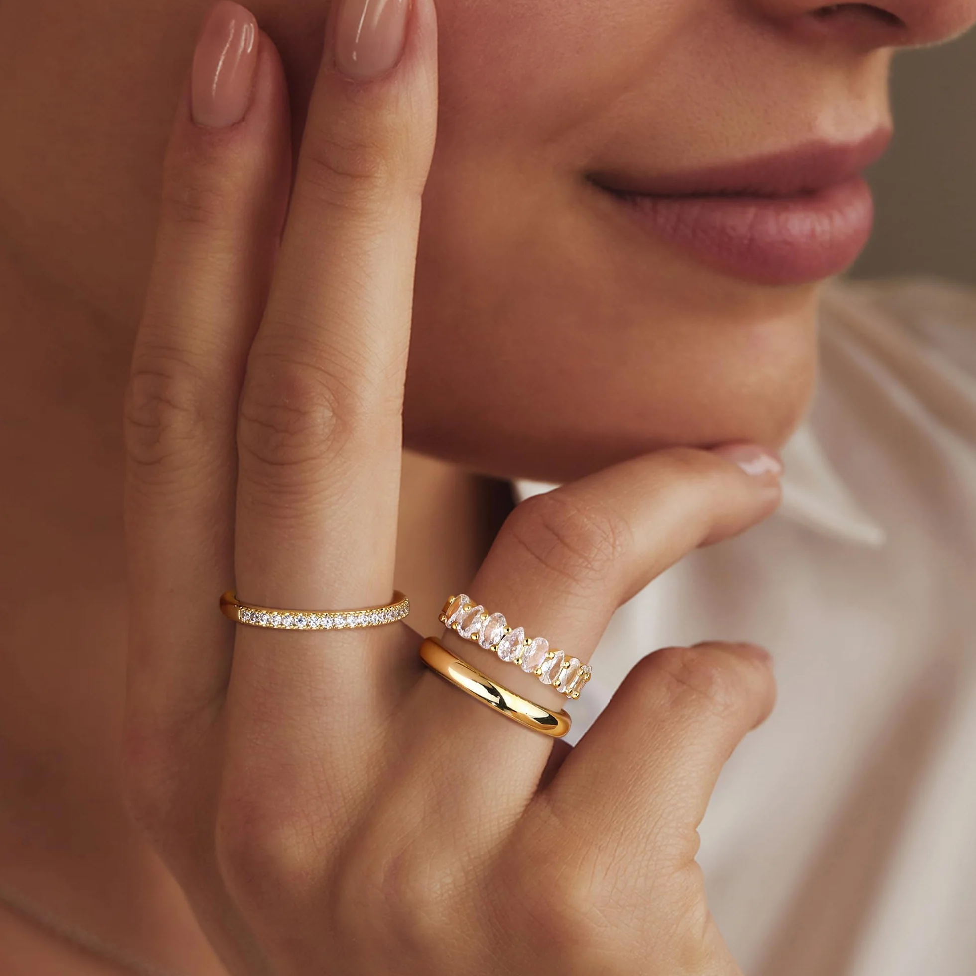 Dochais 3 szt. damskich złotych pierścionków, zestaw pierścionków do układania w stos, pozłacany 14-karatowym złotem, damski pierścionek na kciuk, cienki pierścionek na palec, prosty pasek,
