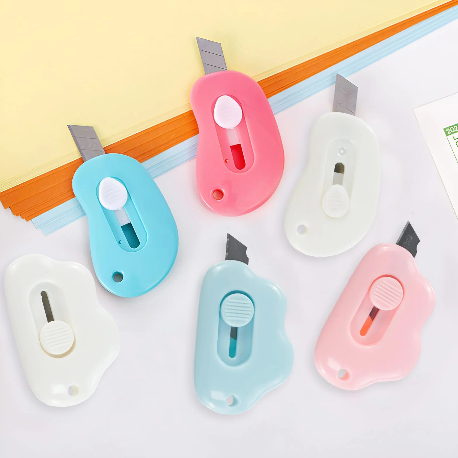 12 częściowy mini otwieracz do pudełek, KUAOOAUK Cute Box Cutter, noże artystyczne Cloud z otworem na brelok do cięcia papieru listowego otwieranie pudełek majsterkowanie rękodzieło biuro szkoła
