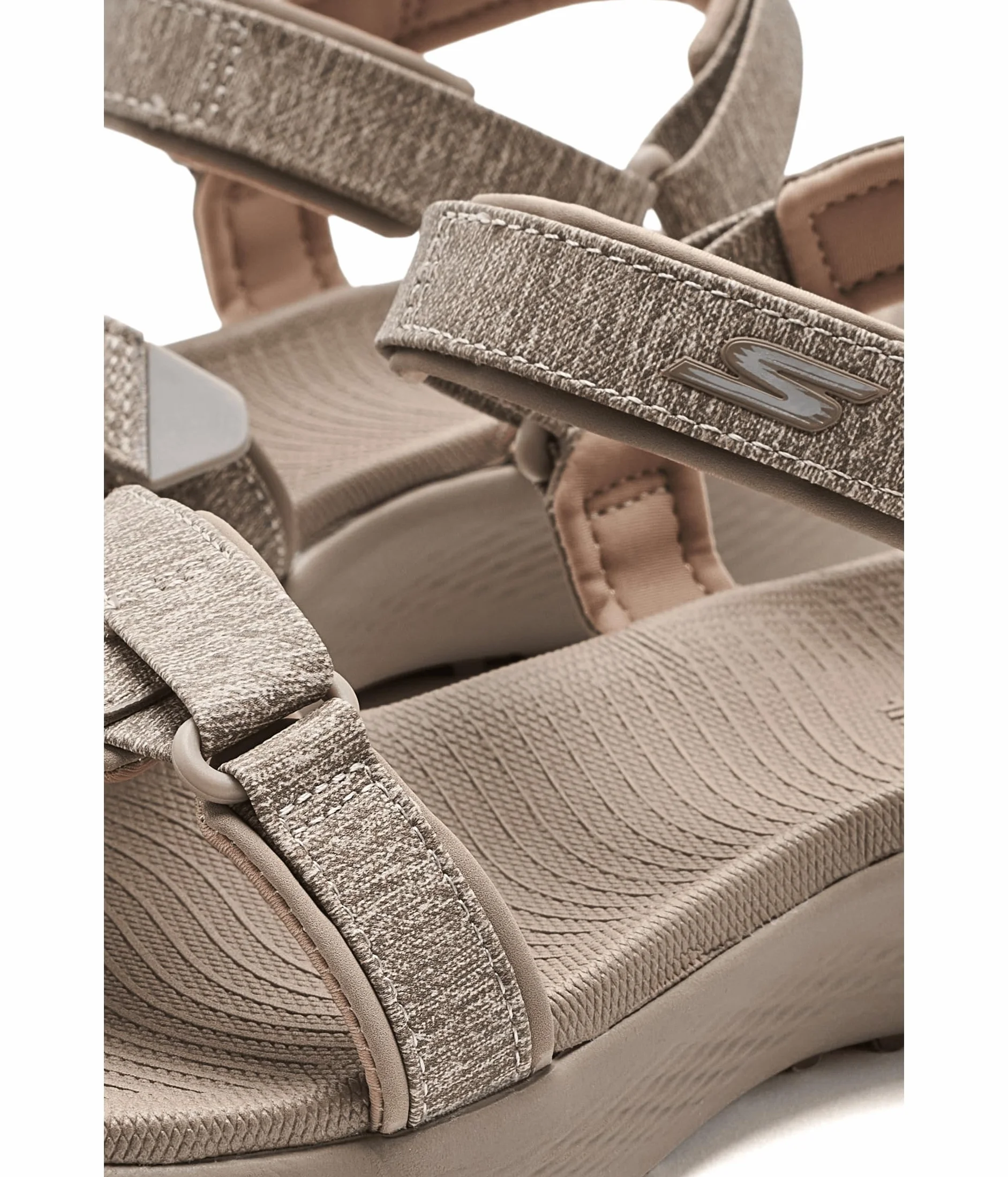 Skechers 600 Damskie sandały golfowe bez kolców.