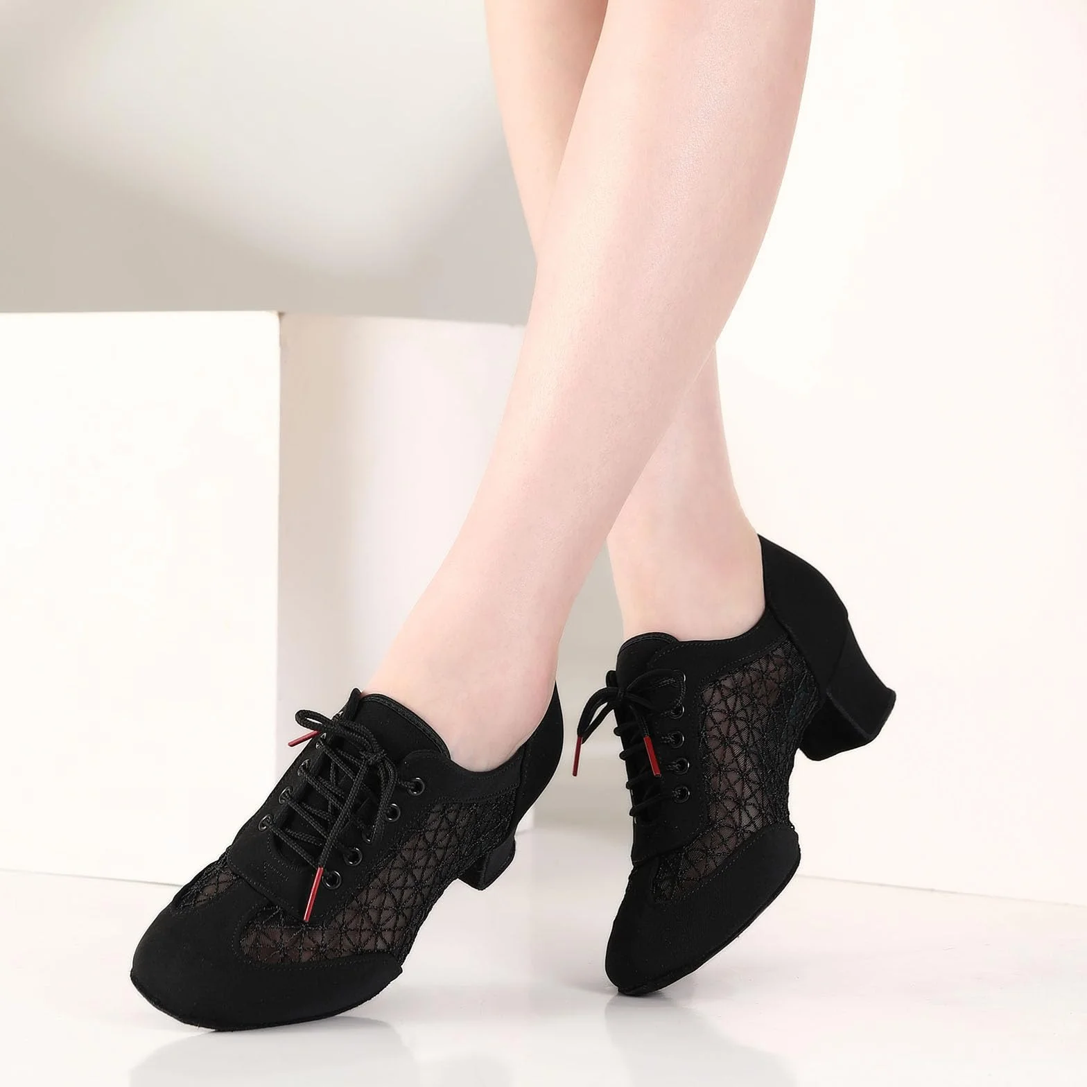 Buty do Tańca Latynoskiego Salsa dla Kobiet Zamknięty Palec Sznurowane Damskie Buty do Tańca Towarzyskiego Treningowego