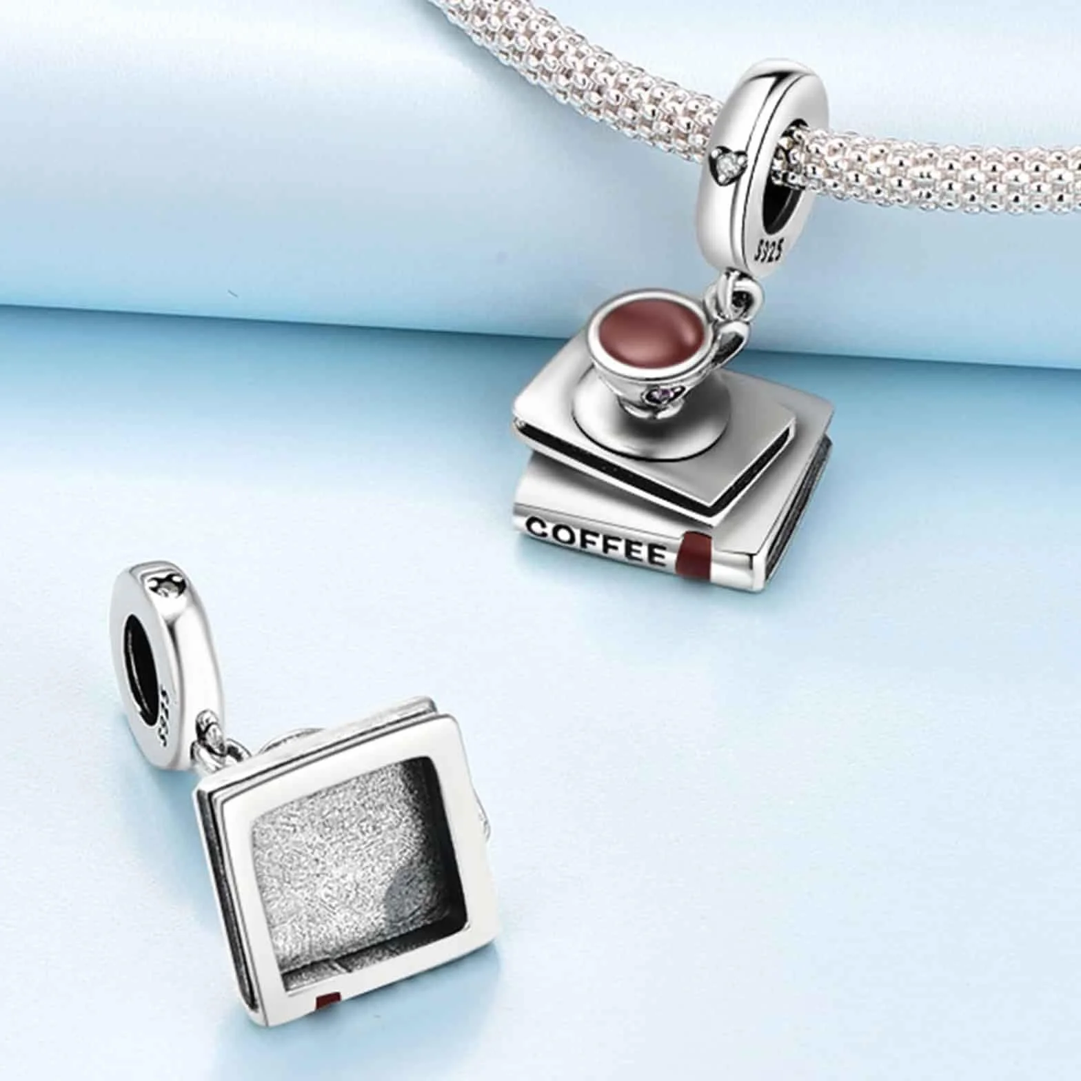 Srebrny charms próby 925 – różne zawieszki z motywami jedzenia i napojów do bransoletek – kawa, herbata, rogalik, piwo, cytryna, czekolada, słodycze, lody, koktajle, wzory na ciasta