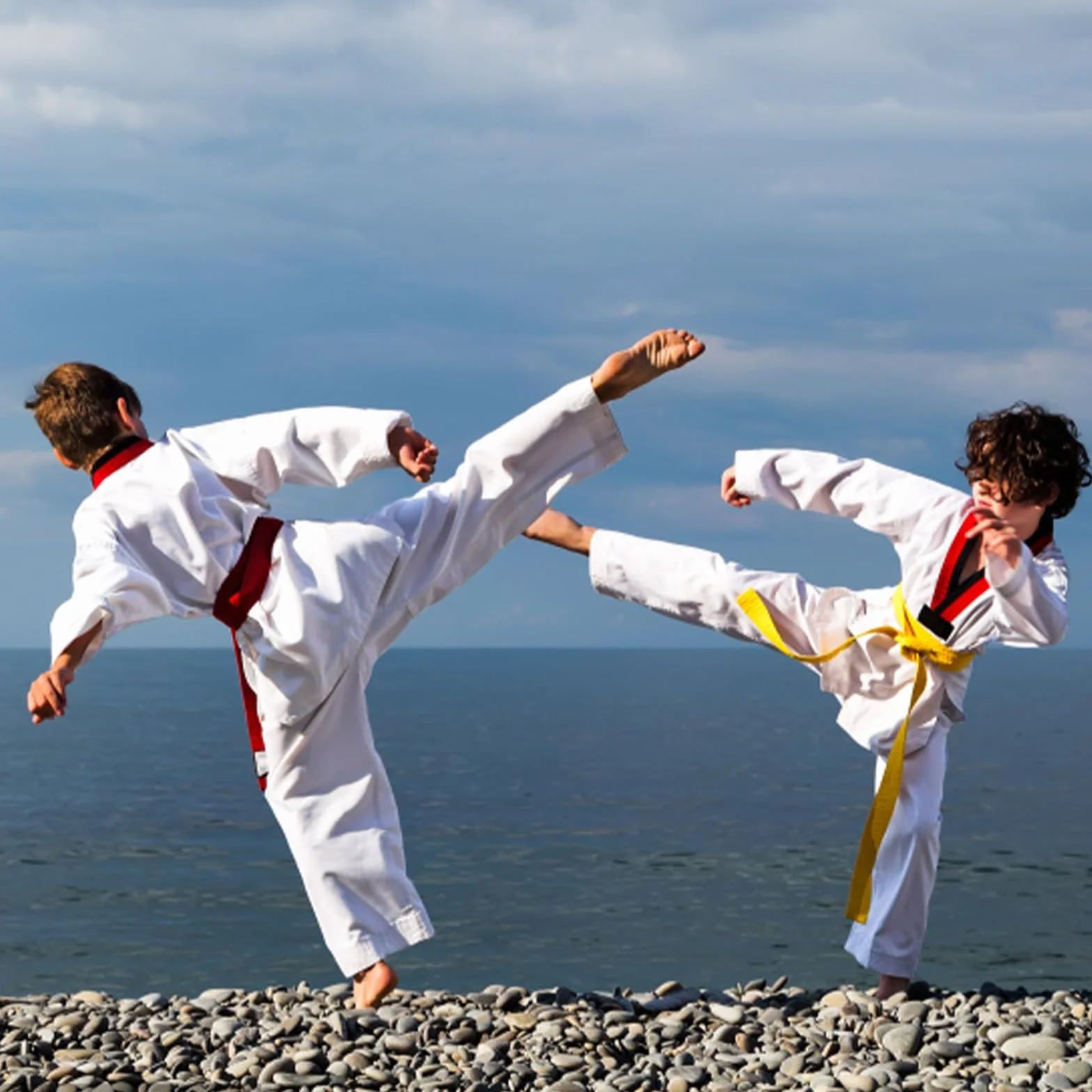 Pasek Judo Karate Belt, pasek judo biały żółty, pasek taekwondo żółty, pasek do sportów walki dla dzieci, 260 cm, szerokość 4 cm, sztuka walki karate judo bawełna taekwondo pasek budo