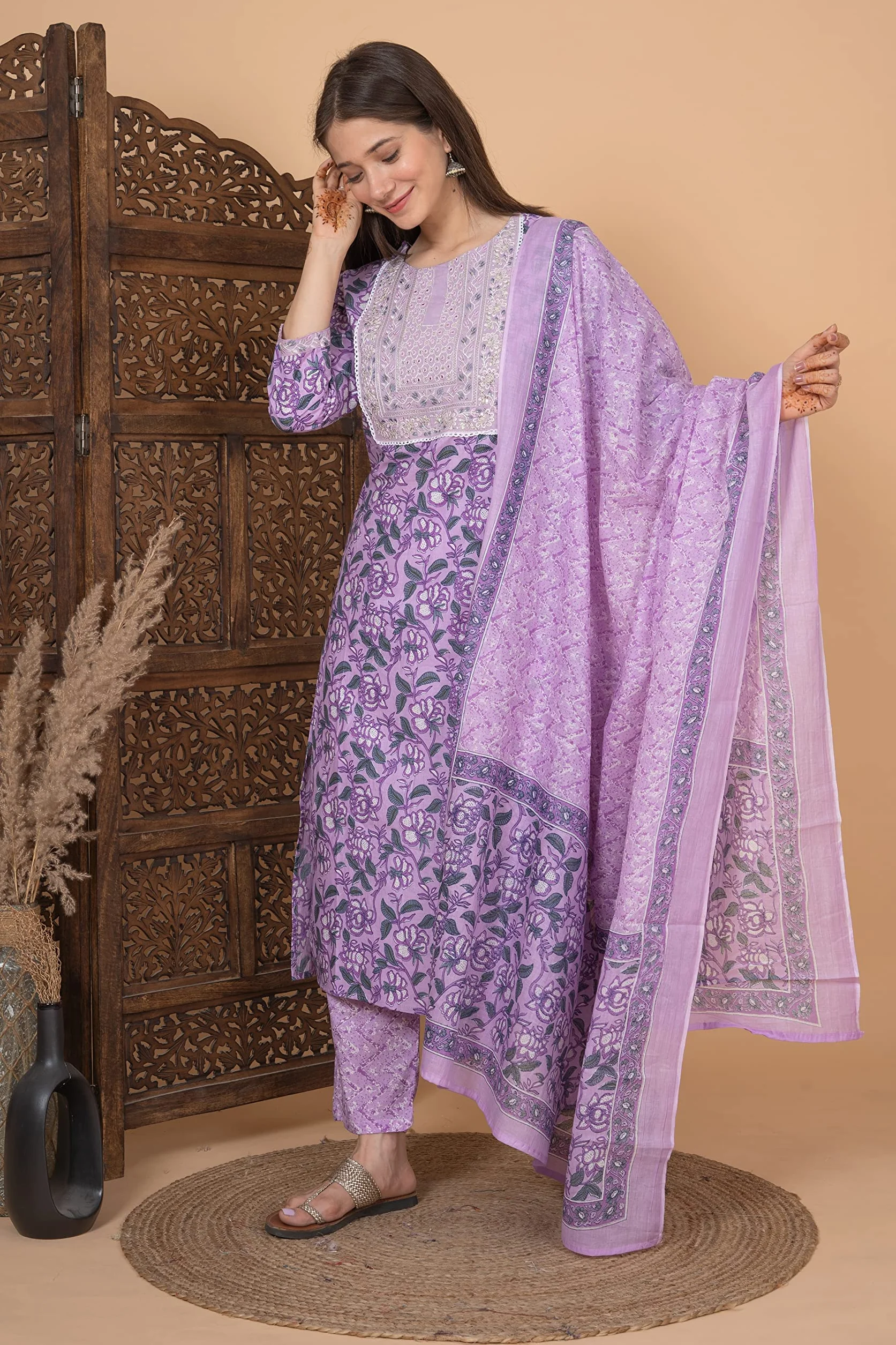 Meera Fab Damska bawełniana drukowana zielona drukowana prosty haft Kurta z Palazzo & Dupatta