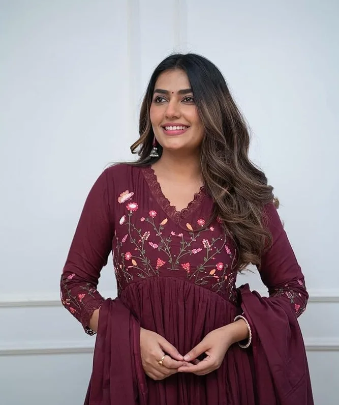 Damski haftowany Anarkali Kurta i Spodnie Zestaw z Nadrukiem Bawełny Malmal Dupatta i Koronką