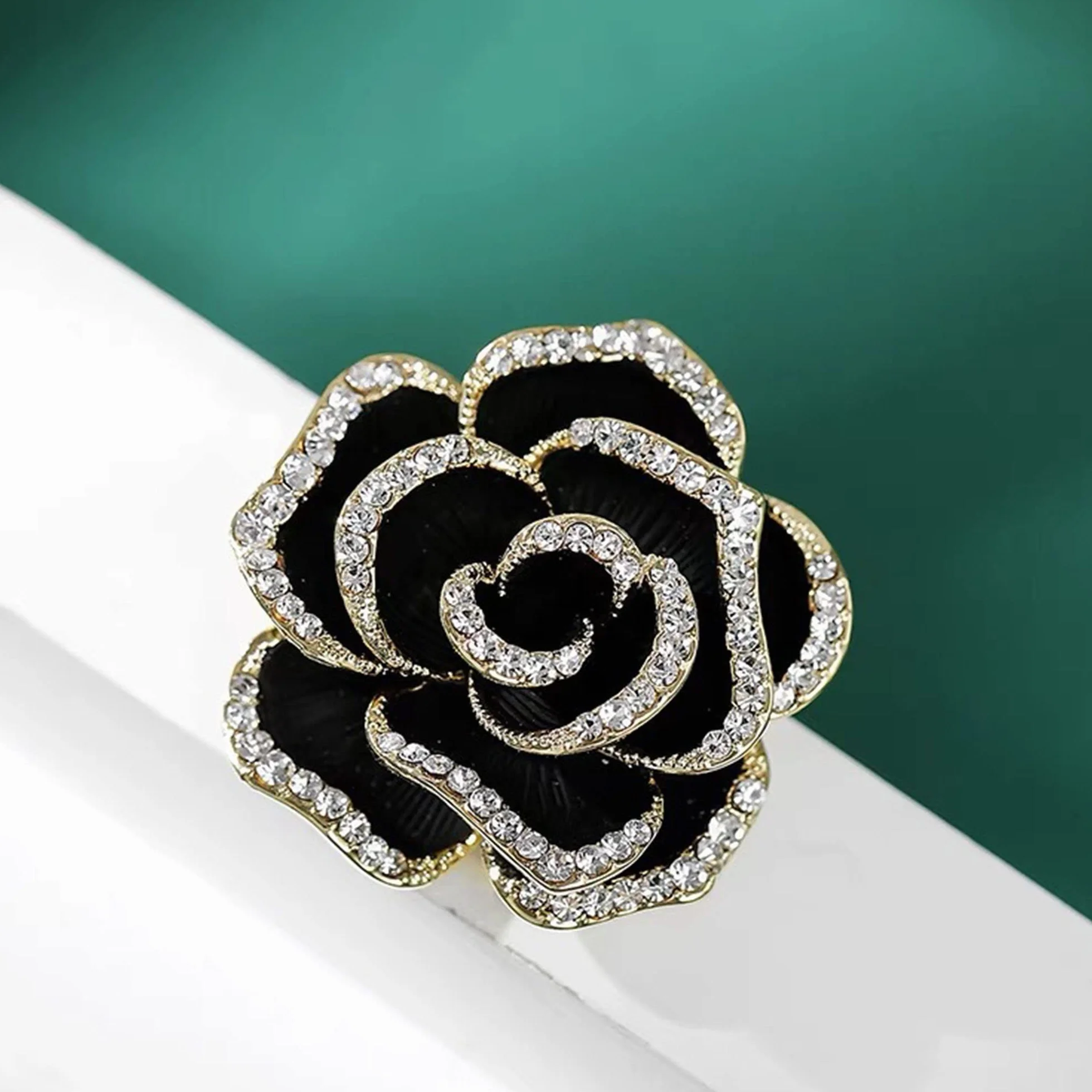 Broszka z kryształem górskim vintage elegancka unikalna modna odznaki pin akcesoria biżuteria prezenty