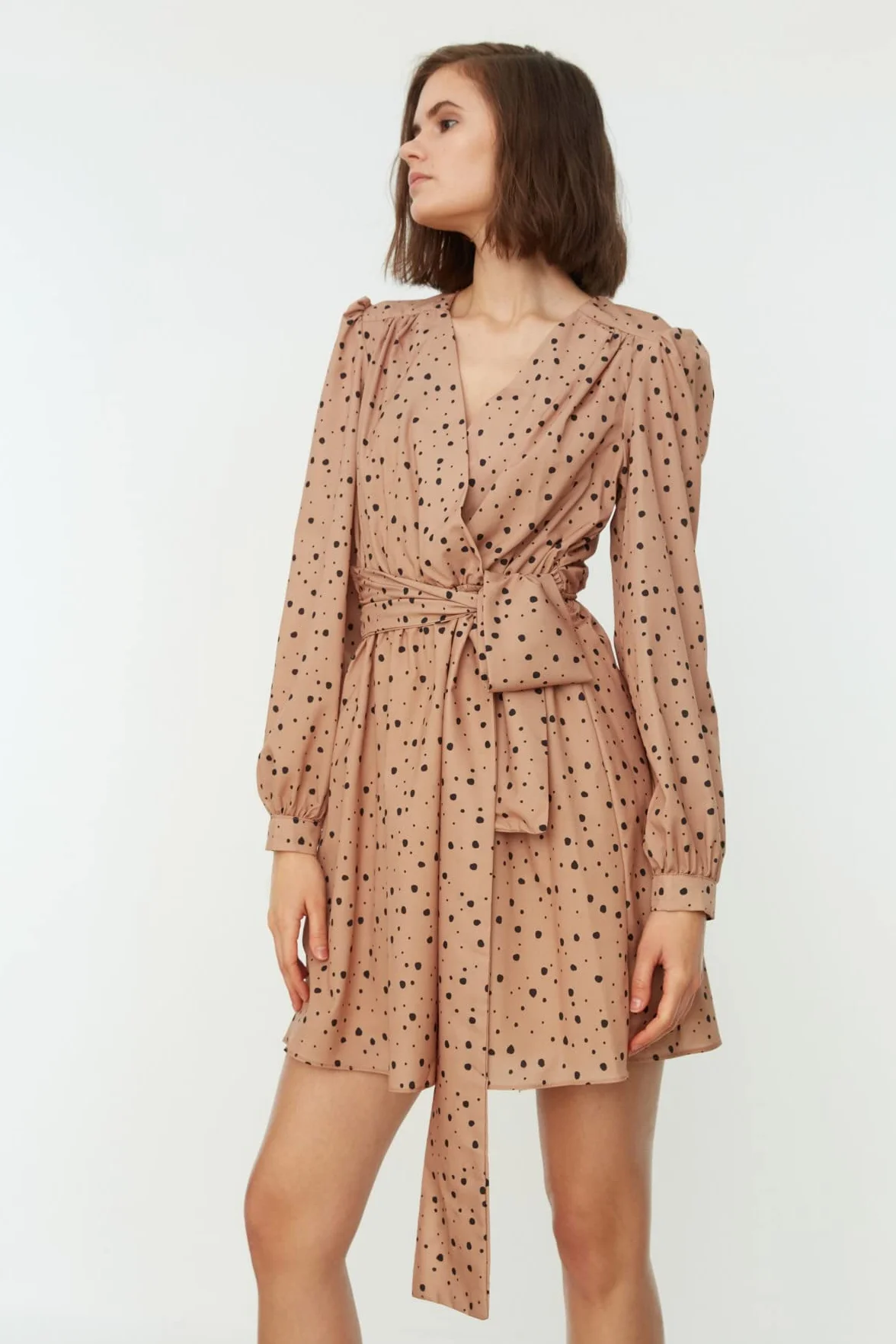 Trendyol Casualowa sukienka biznesowa Kobiety Sukienka Z Przeciętnym Wzorem Camel Belted
