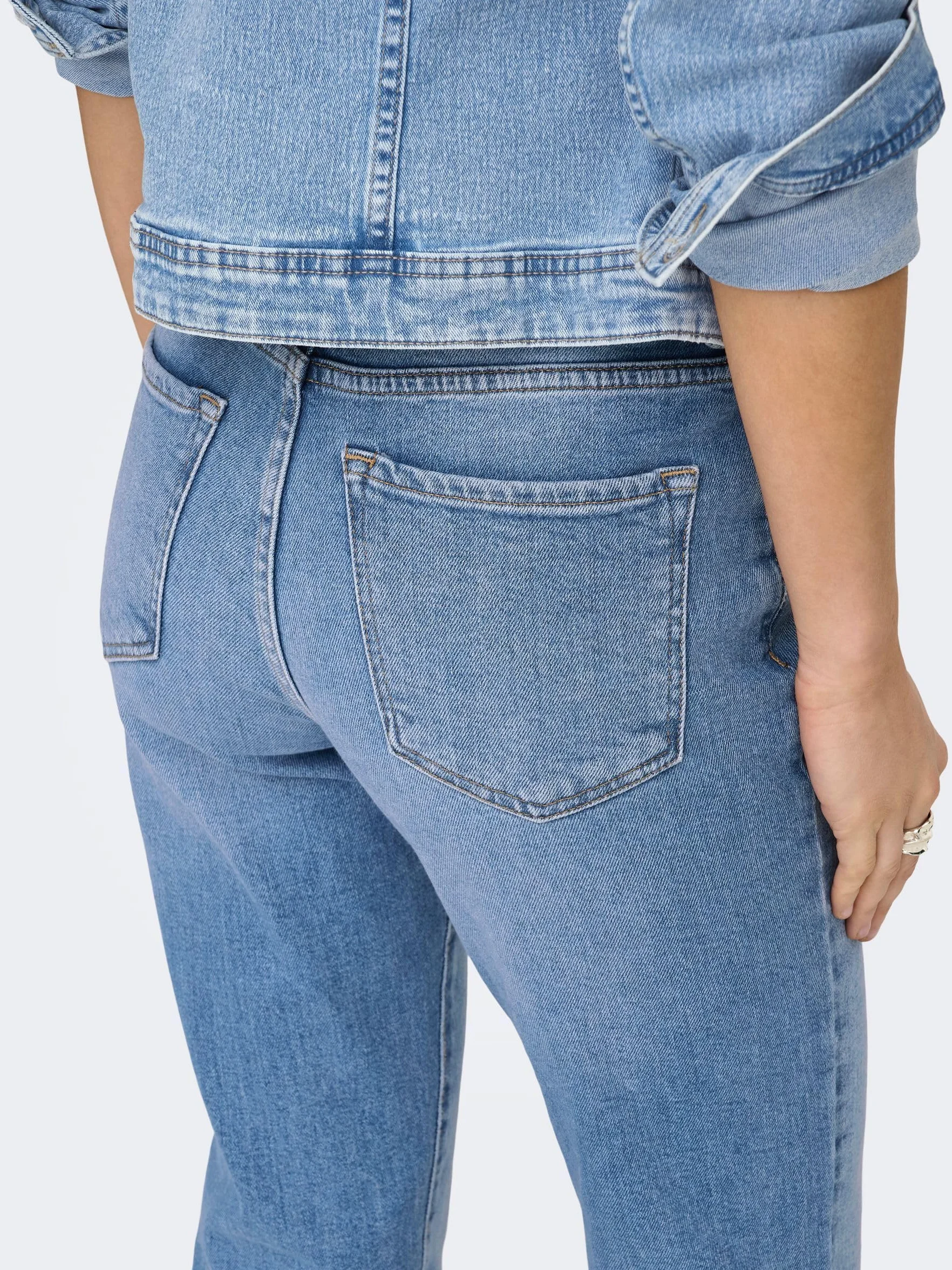 ONLY spodnie jeansowe Kobiety Onlemily Stretch Hw St Ak Dnm Cro571noos