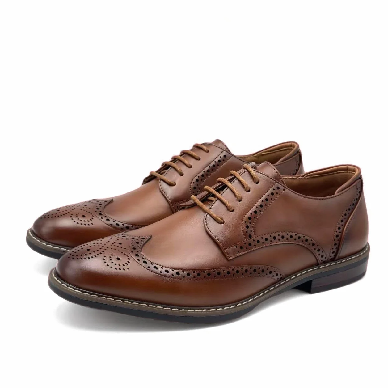 Finishing & Sewing Męskie buty ze szpicem skrzydłowym, klasyczny styl Brogue, sznurowane buty Oxford