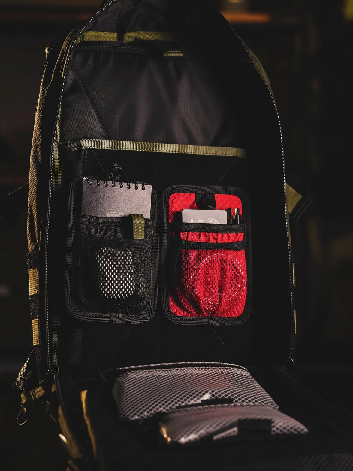 TACTICAL_GEEK TCM4 Mini tablica organizacyjna EDC, akcesoria do plecaka z gładkim hakiem tylnym panelem, panel modułowy z otwartą kieszenią i kieszenią siatkową, czerwony