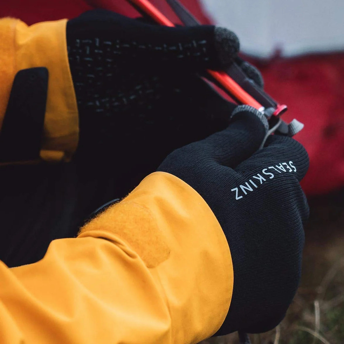 SEALSKINZ Unisex Wodoodporne rękawice dzianinowe Ultra Grip na każdą pogodę