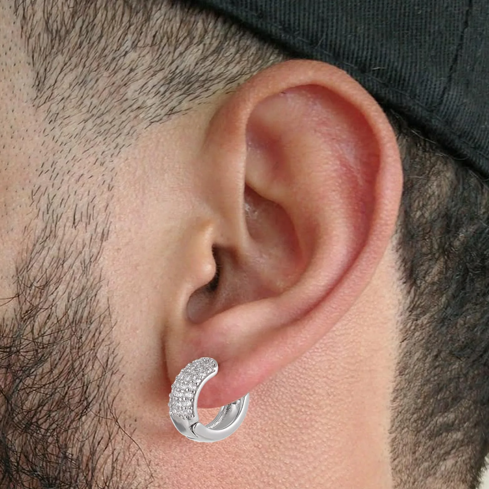 2 sztuki kolczyków obręczowych z diamentami, 5A+ cyrkonie sześcienne, 14K posrebrzane kolczyki do chrząstki Huggie dla kobiet i mężczyzn, lekkie, nie ściera się, stosuje się do kolczyków do chrząstki
