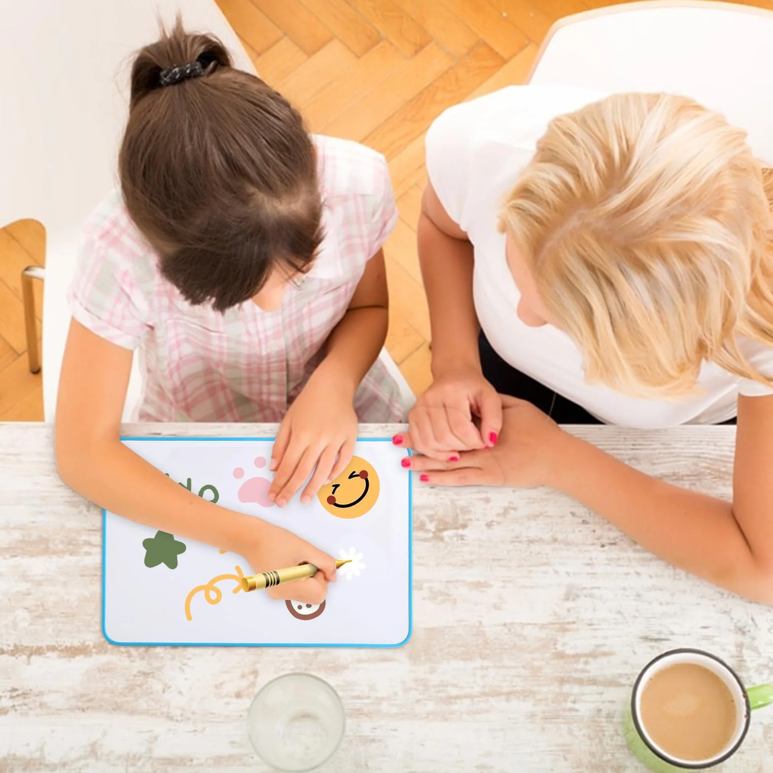Zestaw magnetycznych mini tablic suchościeralnych – tablica magnetyczna dla dzieci w formacie A4 (30 x 21 cm) wraz z pisakami do wycierania na sucho, magnesami i gumką do ścierania. Idealna dla dzieci