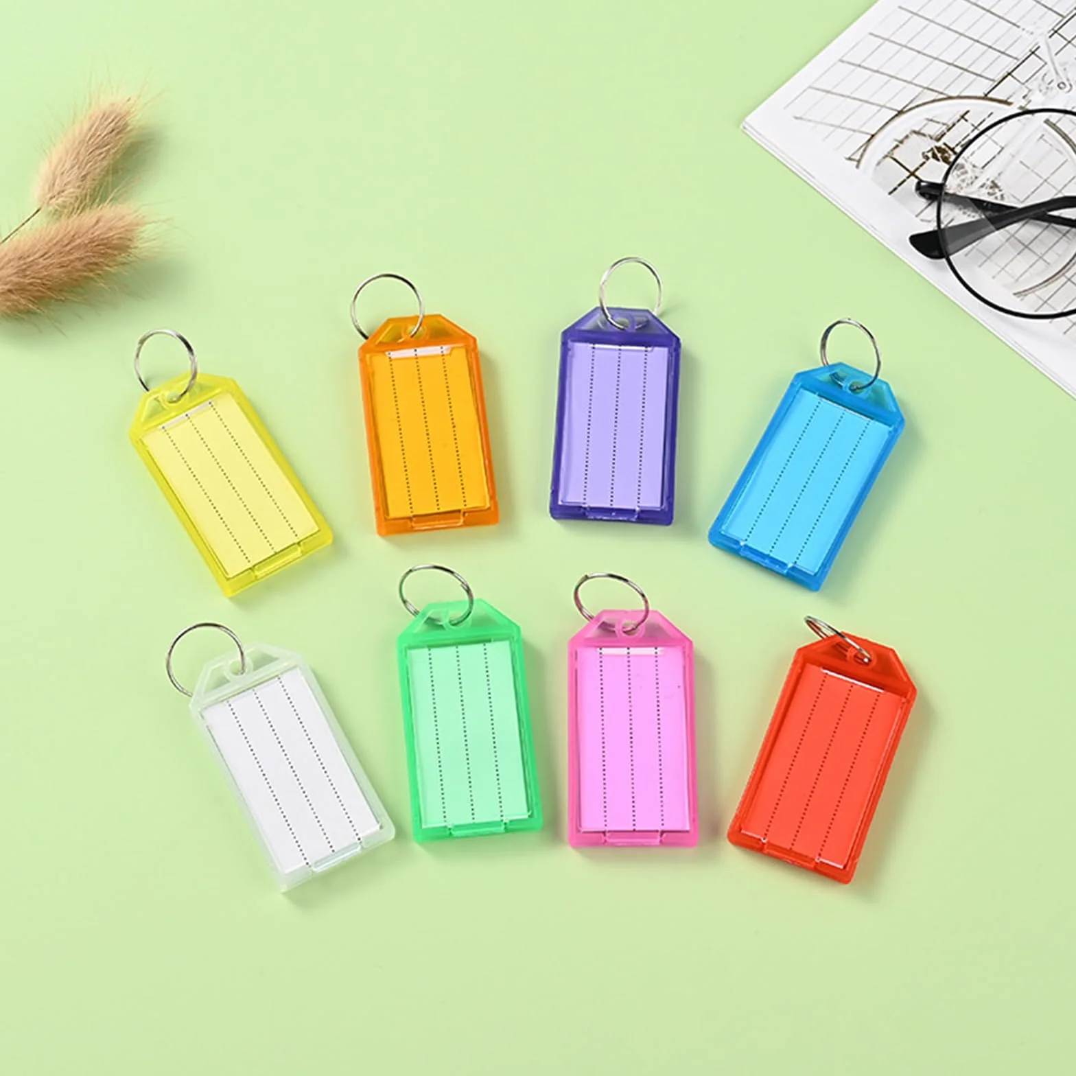 ZhouWei 30 plastikowych etykiet identyfikacyjnych, breloczek do kluczy, możliwość napisania z etykietami z pustego papieru w linie, do walizki hotelowej dla zwierząt domowych (9 kolorów)