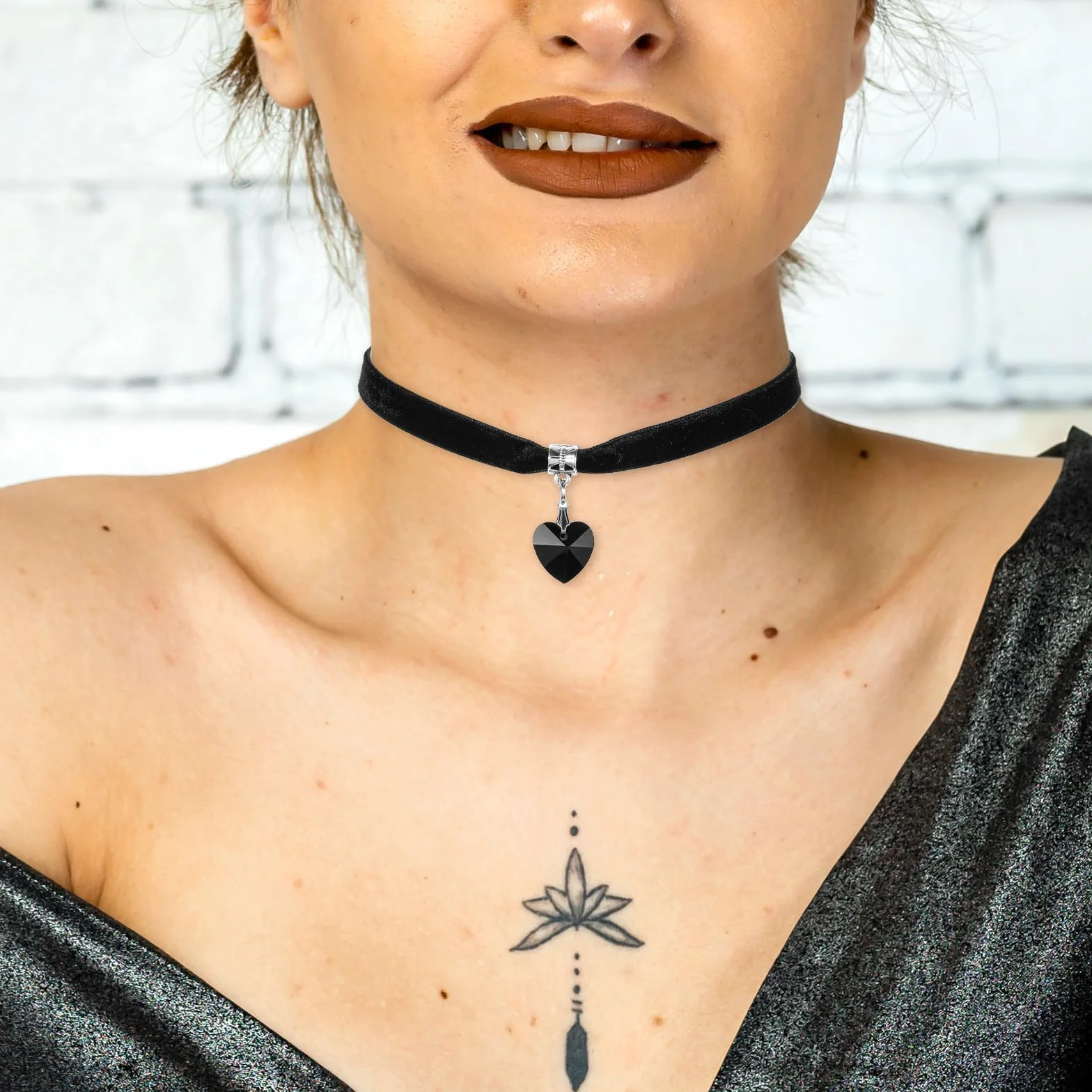Mabor Czarny choker naszyjniki dla kobiety serce choker naszyjnik regulowany czarny aksamitny choker dla kobiet dziewcząt gotycki kołnierz łańcuszek miłość miękki Y2k estetyczny naszyjnik, flanela,