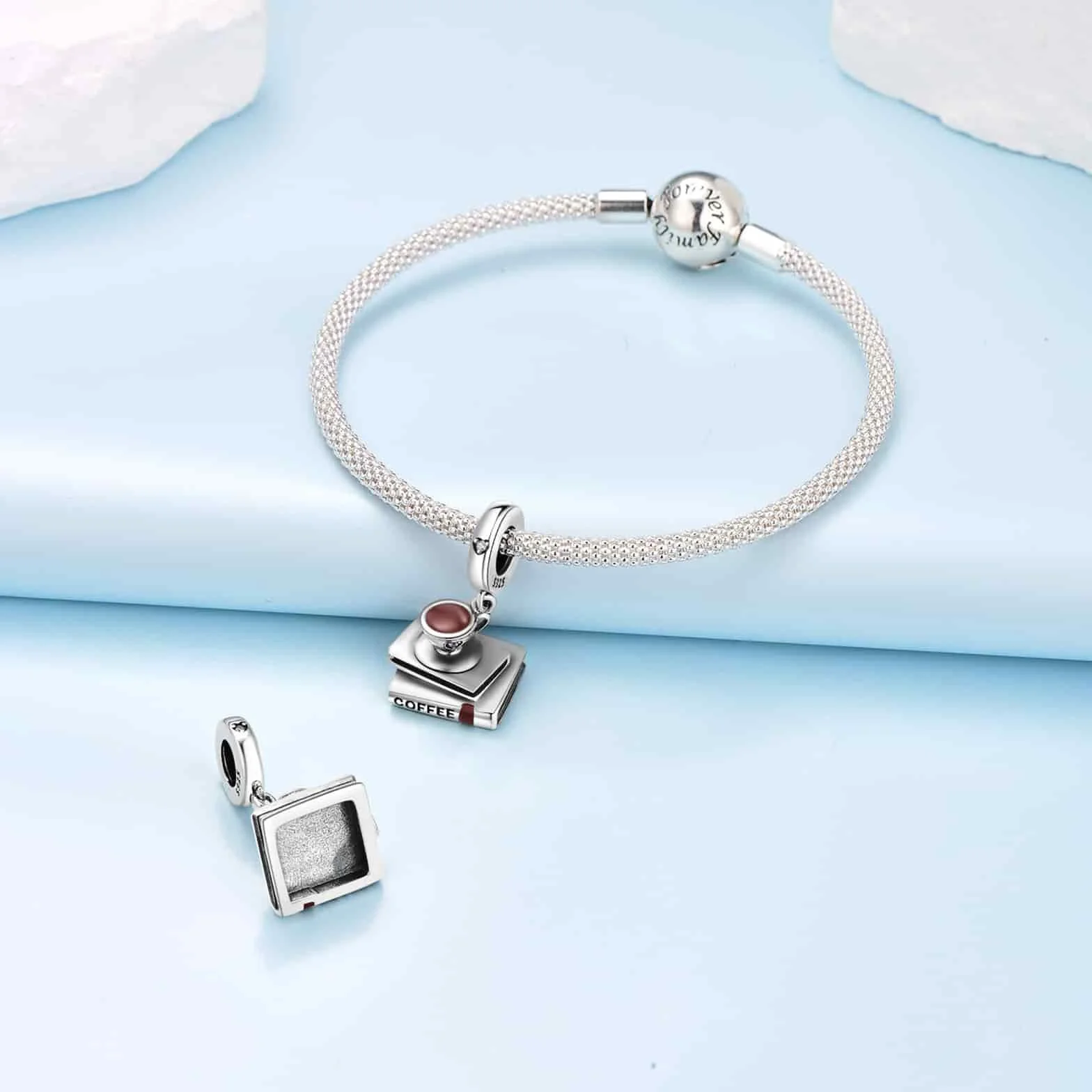 Srebrny charms próby 925 – różne zawieszki z motywami jedzenia i napojów do bransoletek – kawa, herbata, rogalik, piwo, cytryna, czekolada, słodycze, lody, koktajle, wzory na ciasta