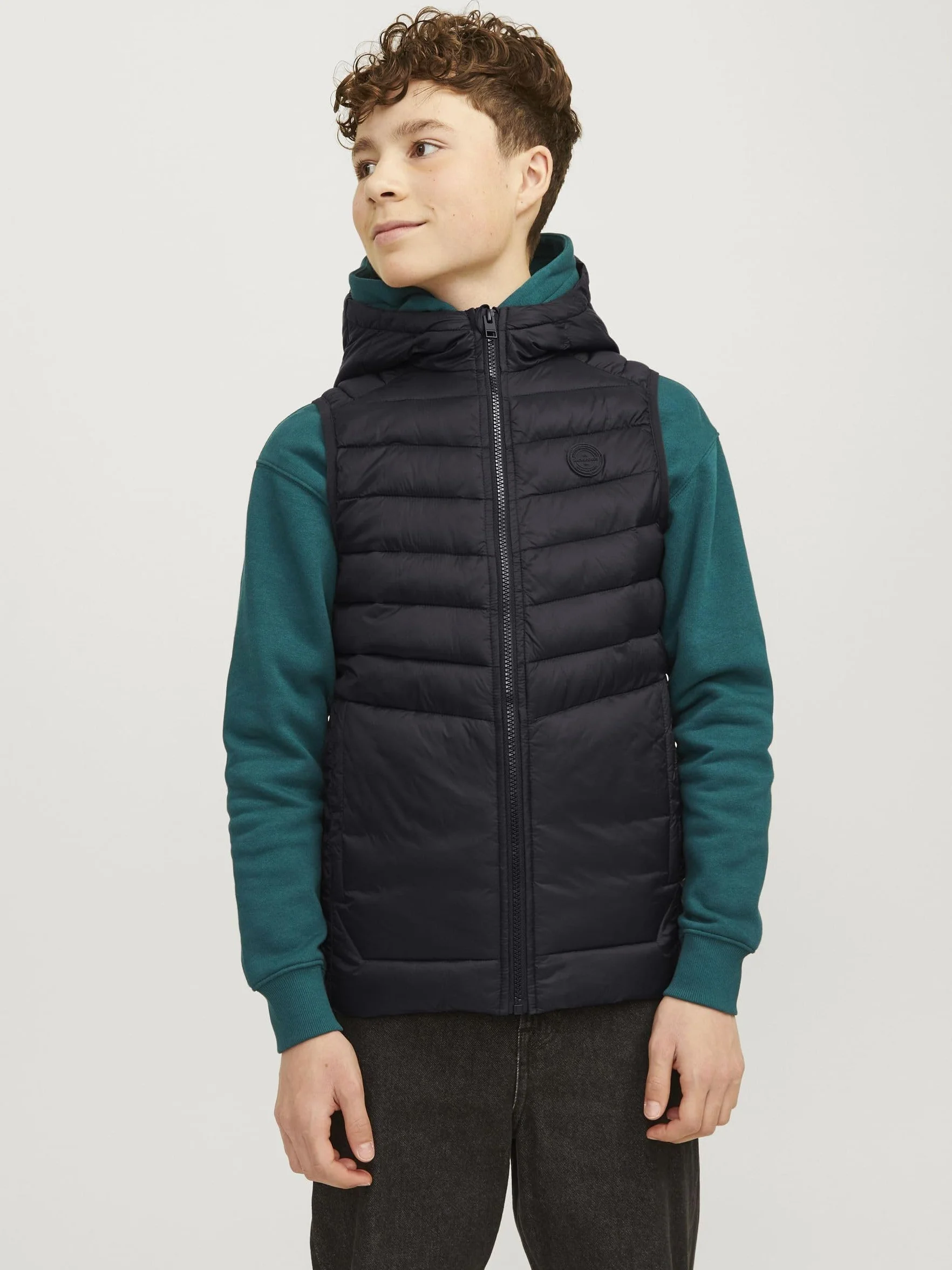 JACK&JONES JUNIOR Chłopięca kamizelka puchowa JJESPRINT Hood NOOSMNI, czarny/szczegóły: SOLID, 116, czarny/szczegół: solidny., 116