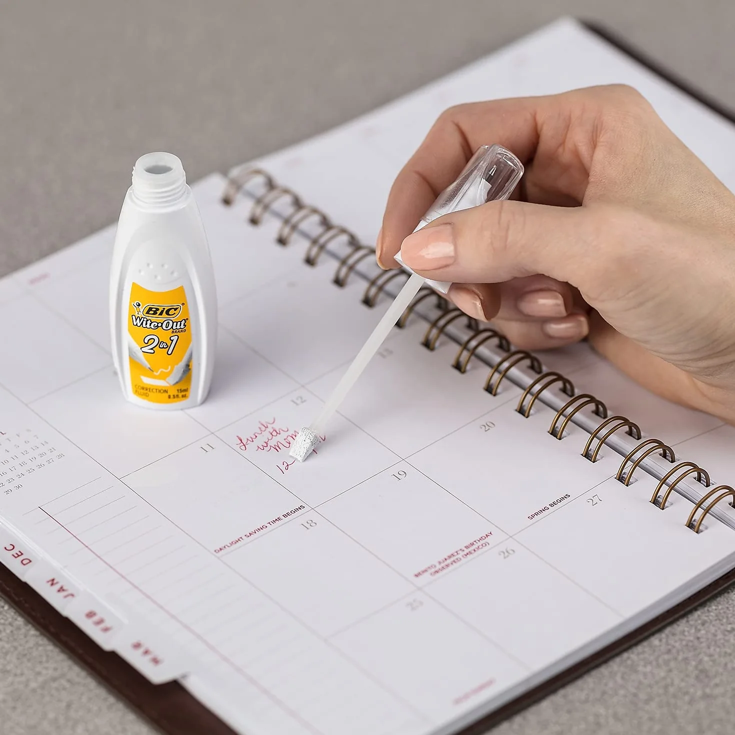 BIC 15 ml butelka Wite-Out płyn korekcyjny 2 w 1 (BICWOPFP11)