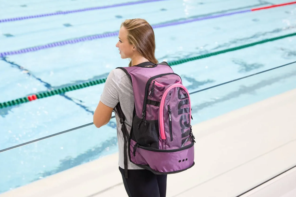 arena Fastpack 3.0 sportowy plecak na plażę, do studia fitness i sportu, torba podróżna z wodoodpornego materiału z wyściełanymi szelkami, kieszenią na buty i mokre ubrania, 40 litrów