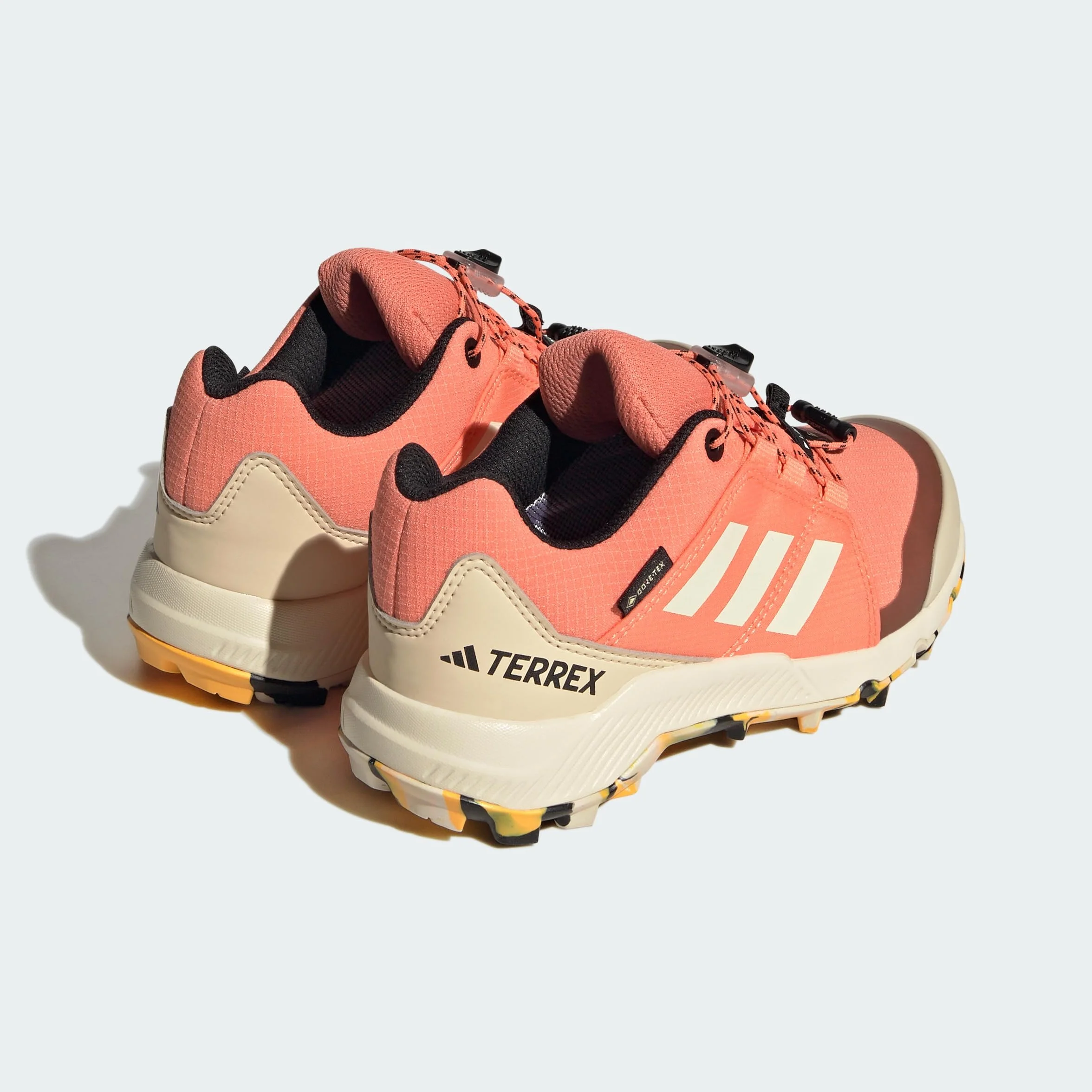 adidas Uniseks - dzieci Terrex GORE-TEX Hiking Shoes, Coral Fusion/Wonder White, 36 2/3 EU