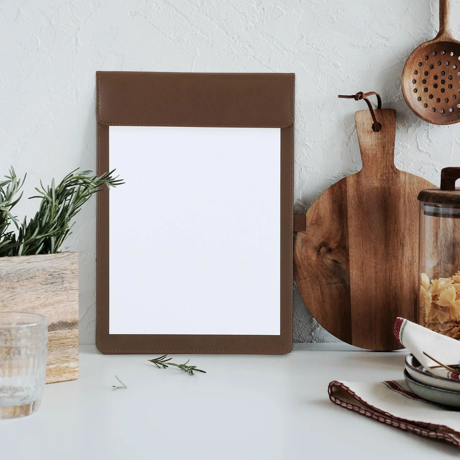 QUARKZMAN 2 szt. Mini Clipboard, 5" x 3" Małe skórzane uchwyty na długopisy, mały rozmiar magnetyczny tablet do pisania do biura, biznesu, restauracji i hoteli (niebieski)
