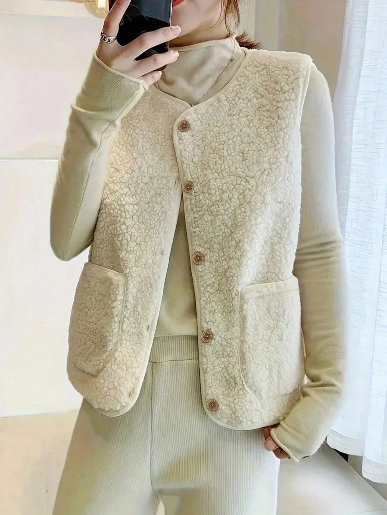 Damska kamizelka bez rękawów Teddy Fleece Dekolt w serek Krótka kamizelka polarowa z guzikami i kieszeniami pikowana kamizelka termiczna ciepła praktyczna kamizelka do układania