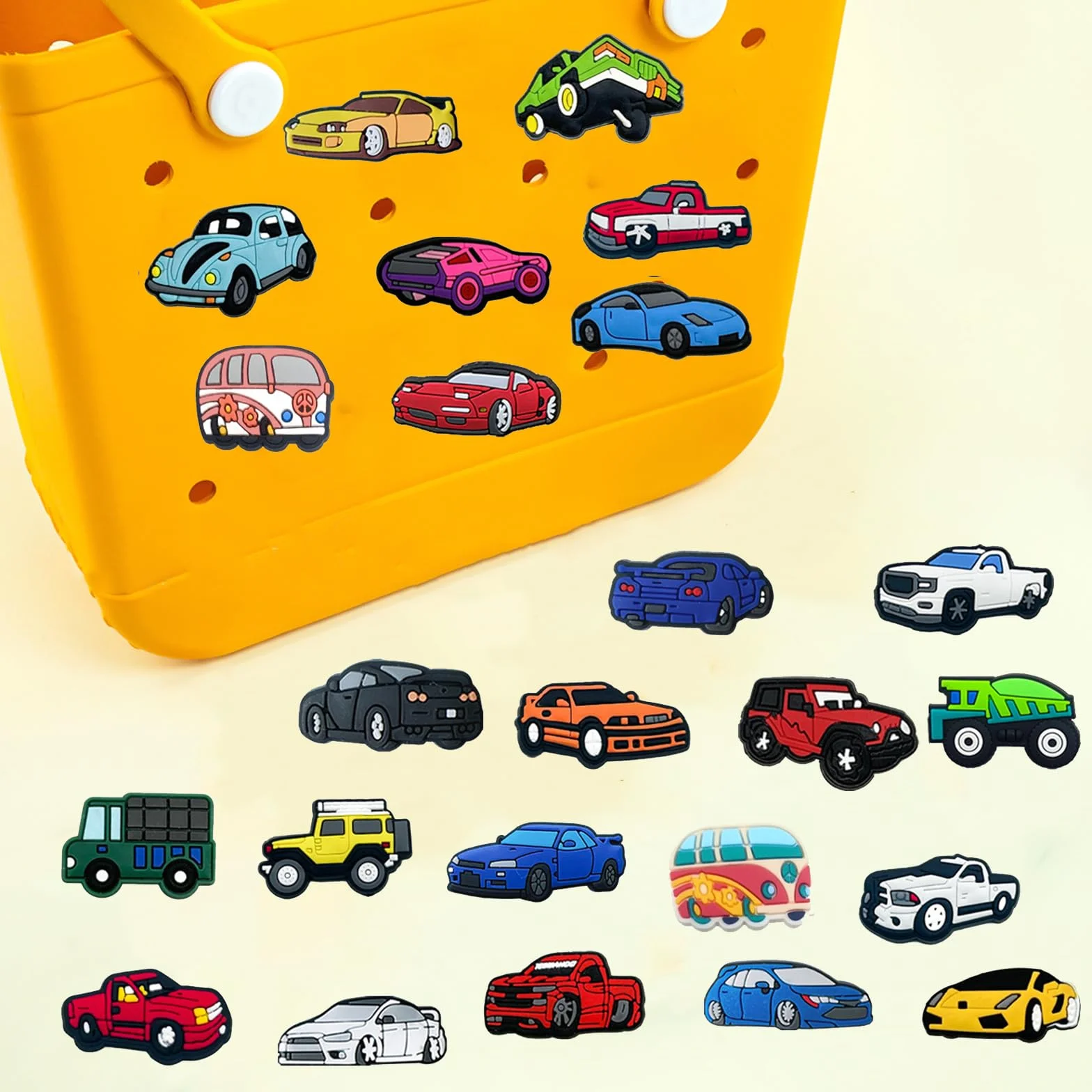 54 sztuki zawieszek do butów Cars, z PCW, zawieszki do butów z kreskówkowych samochodów, szpilki do butów samochodowych dla dzieci, dekoracja do butów samochodowych, przypinki do butów dla