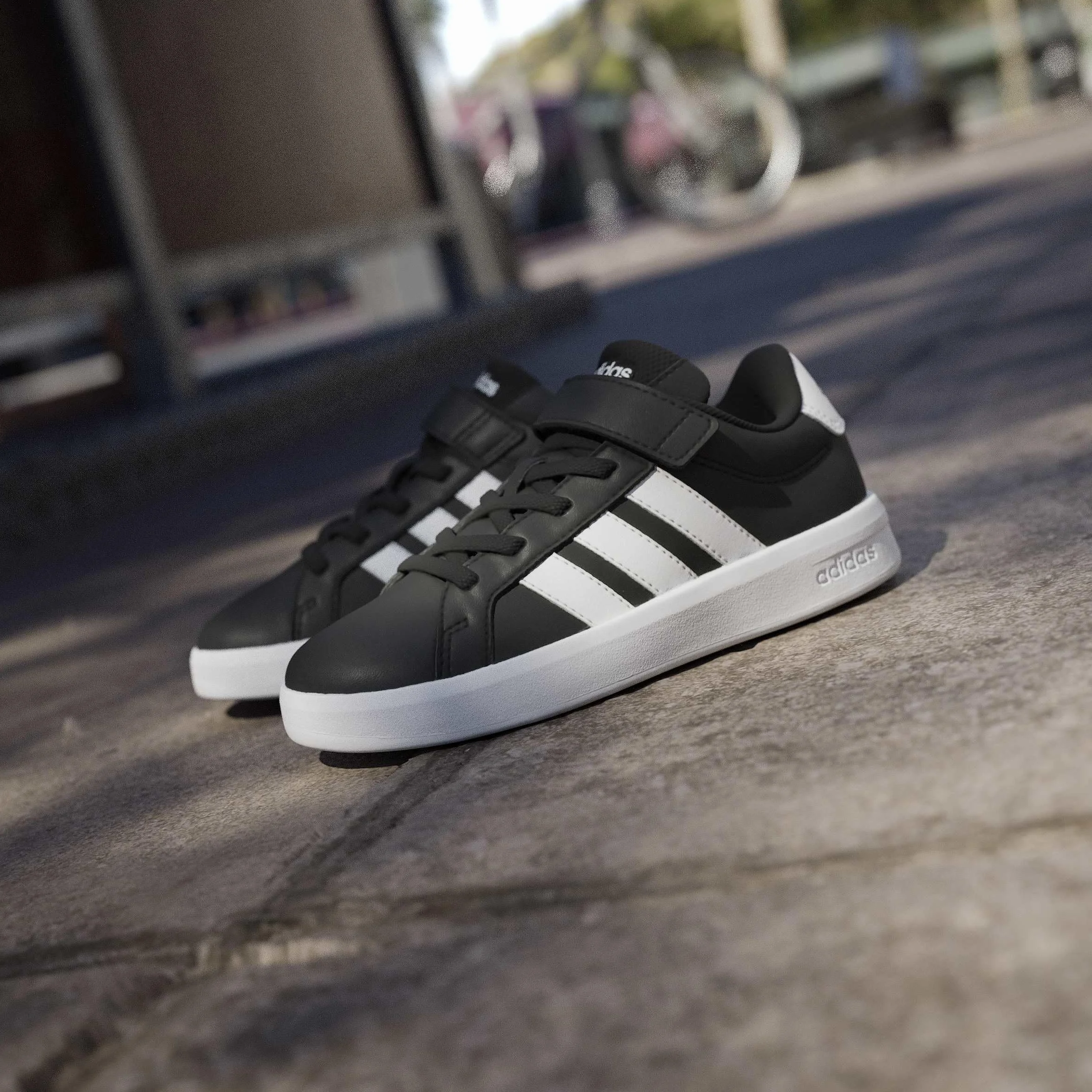 adidas Uniseks - dzieci Grand Court 3.0 Children Shoes, Core Black/Ftwr White/Ftwr White, 28.5 EU