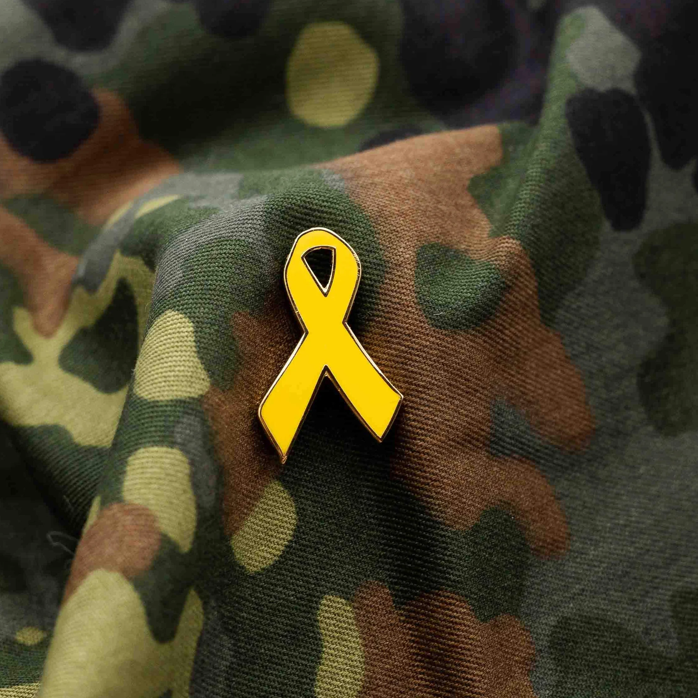 Café Viereck ® Bundeswehra żółta wstążka Pin – 1,5 cm x 2,5 cm – wstążka solidarności z zapięciem motylkowym, 1,5 cm x 2,5 cm, Mosiądz emalia