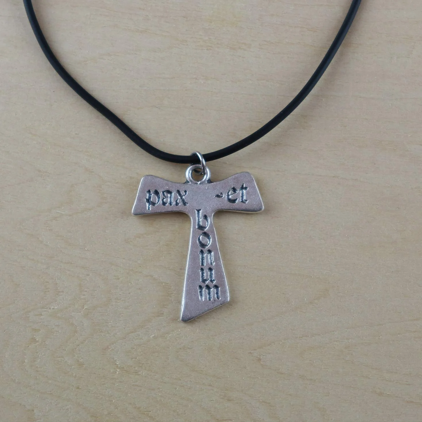 Eurofusioni Tau Cross Pax et Bonum wisiorek, posrebrzany, wysokość 3,7 cm, metal, Metal