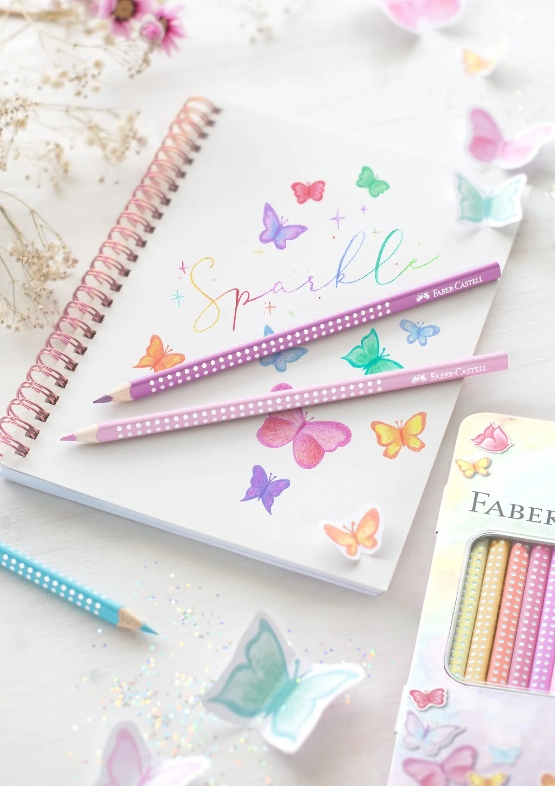 FABER-CASTELL 201910 – zestaw kredek Sparkle Pastel, 12 sztuk, w metalowym etui, trójkątne, odporne na złamania