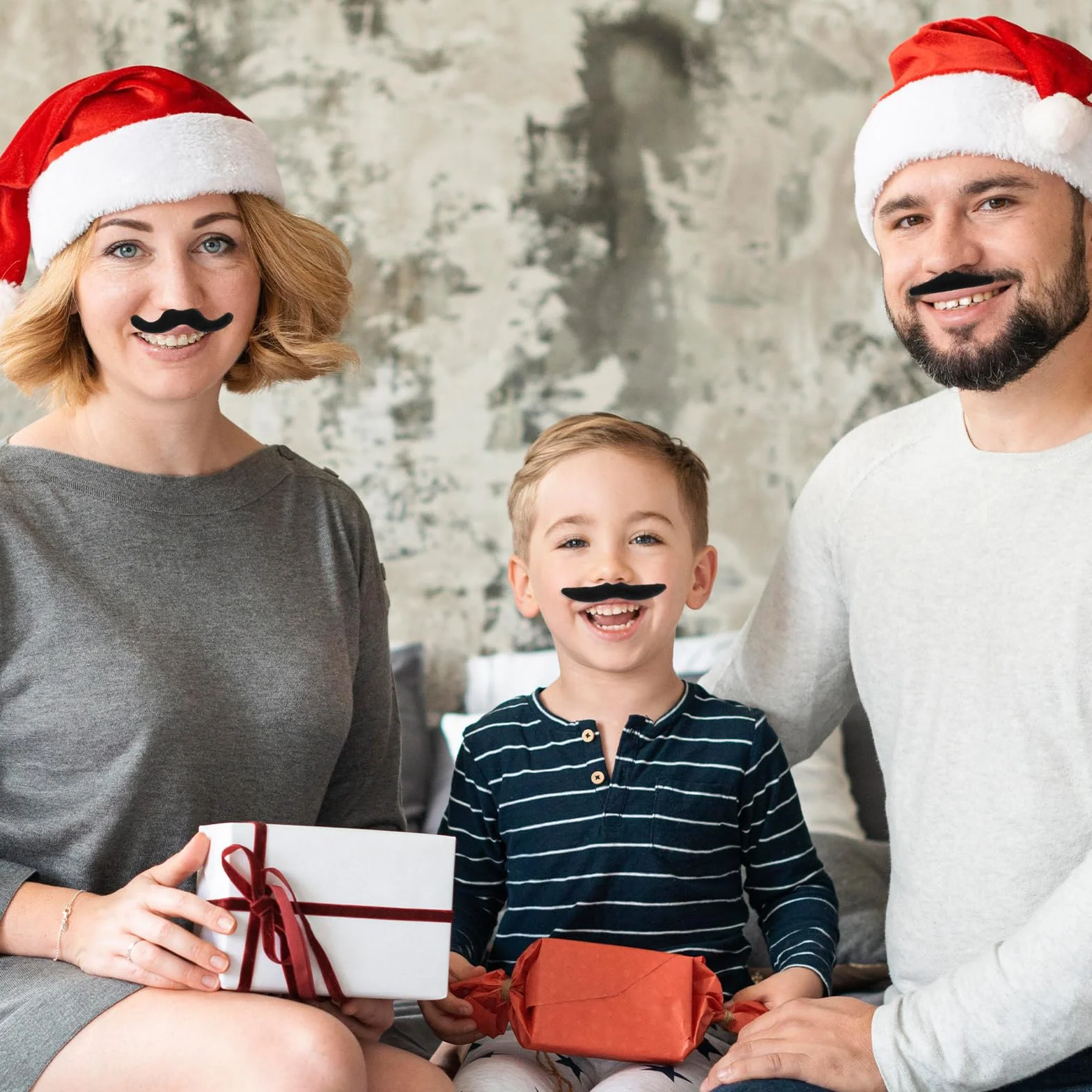 Tyqour 48 sztuk wąsów do przyklejenia, sztuczne brody, wąsy, niedziela wielkanocna, śmieszne akcesoria, akcesoria do wąsów, sztuczne kostiumy, wąsy, na święta Bożego Narodzenia
